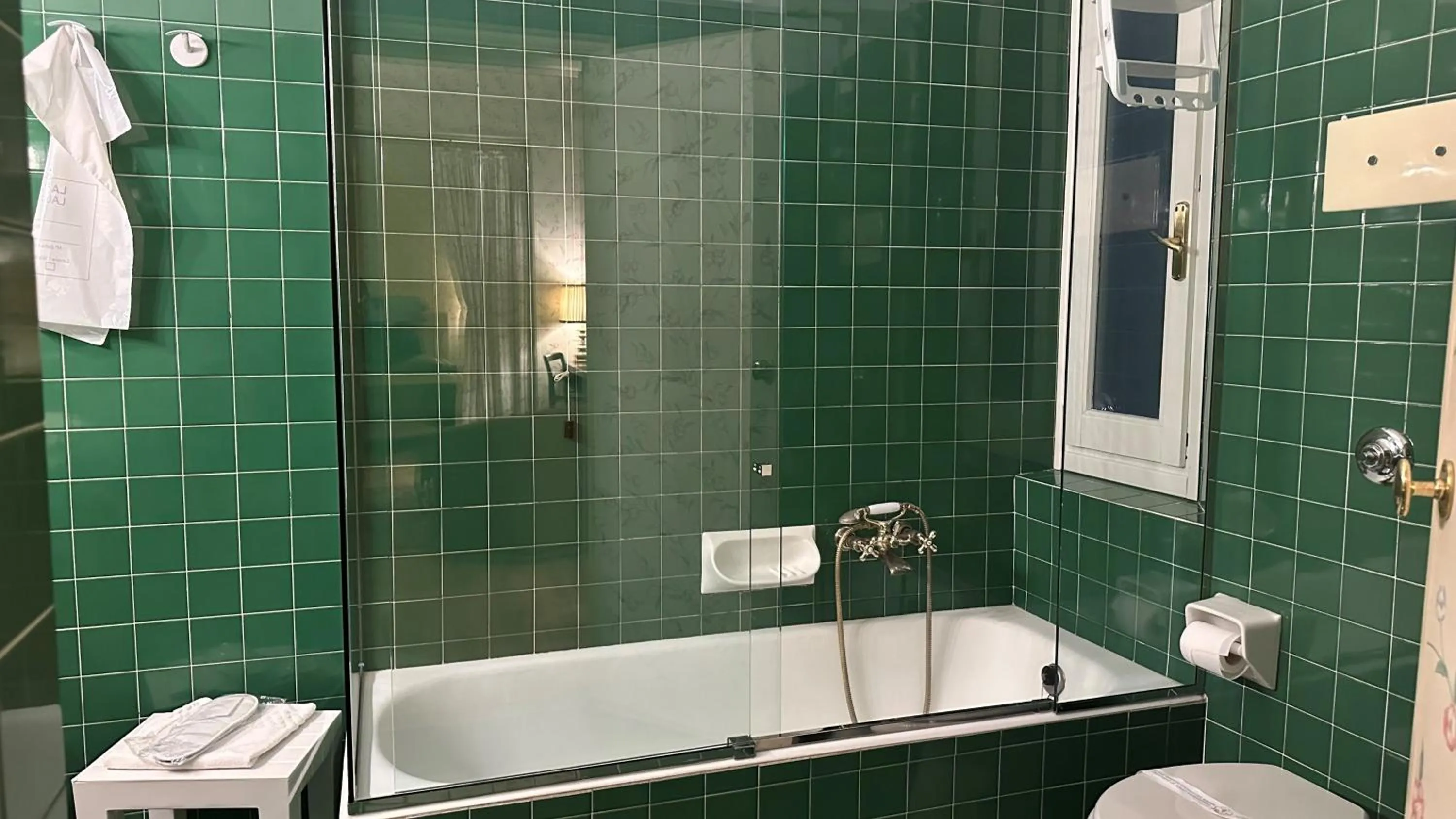 Shower in Hotel Roma