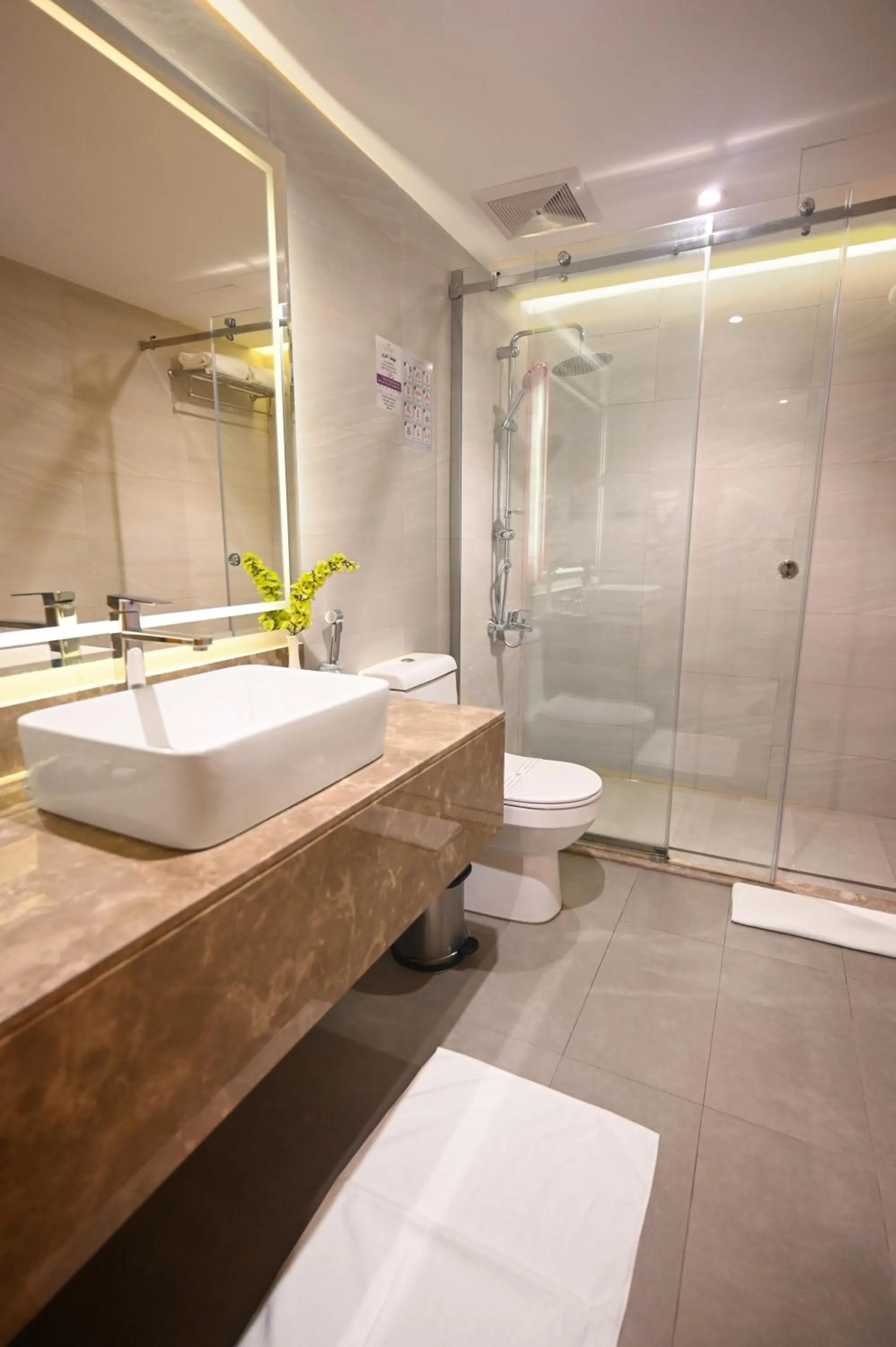 Shower in Boudl Al Maidan