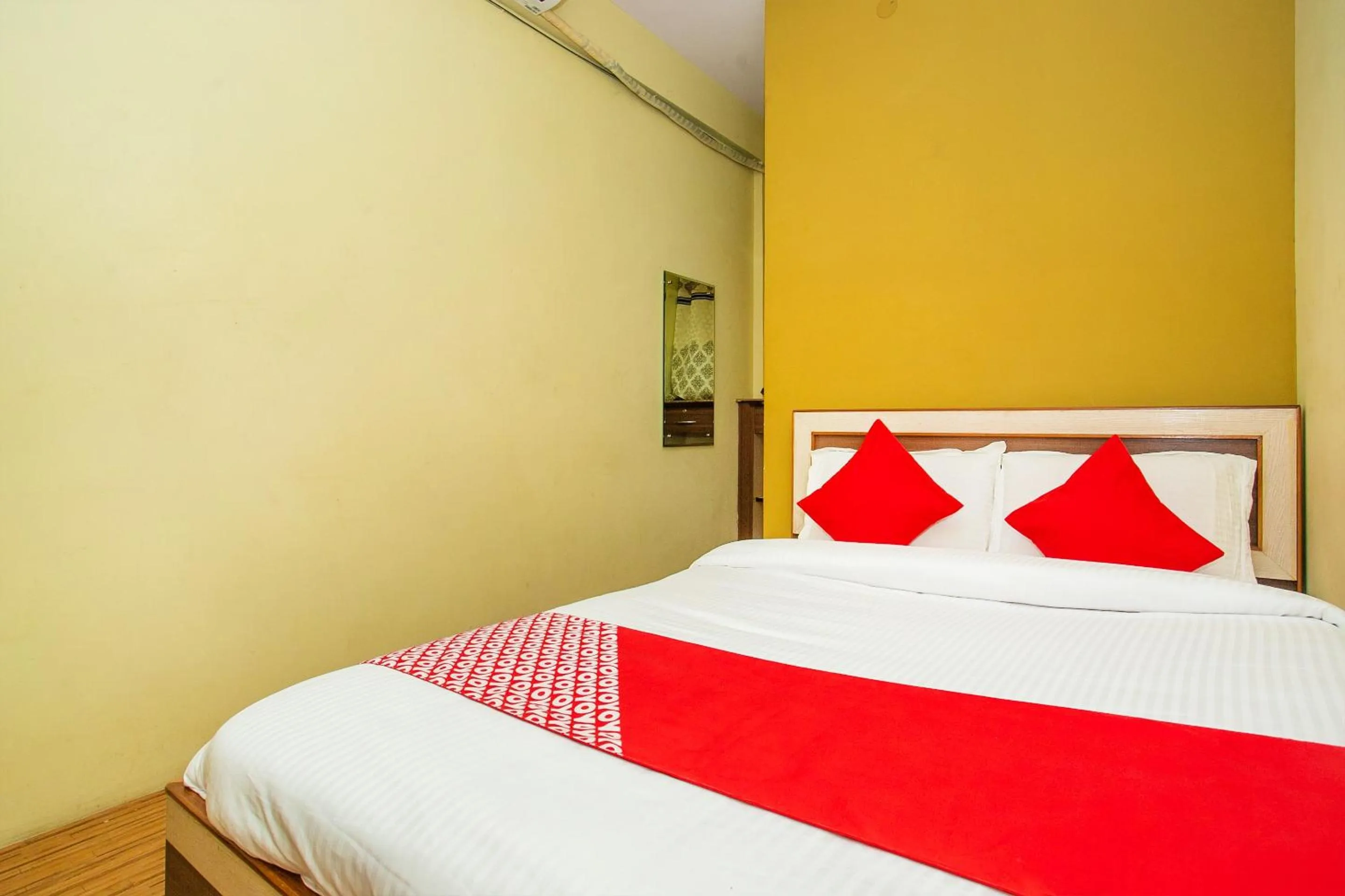 Bedroom in Hotel O by OYO Alankar Residency