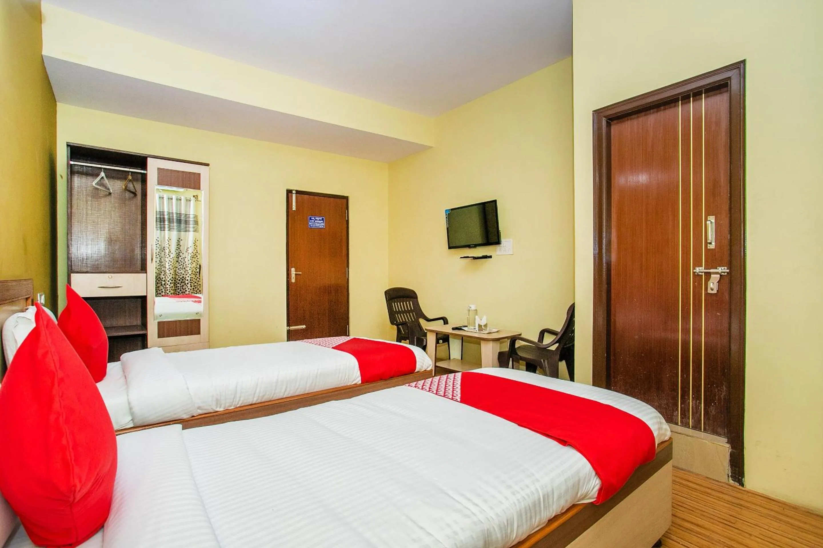 Bedroom in Hotel O by OYO Alankar Residency