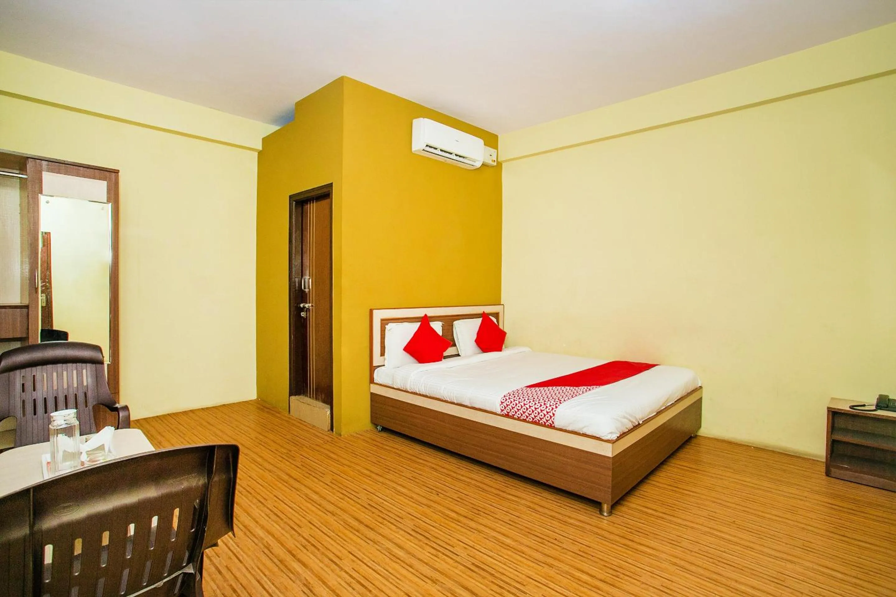 Bedroom in Hotel O by OYO Alankar Residency