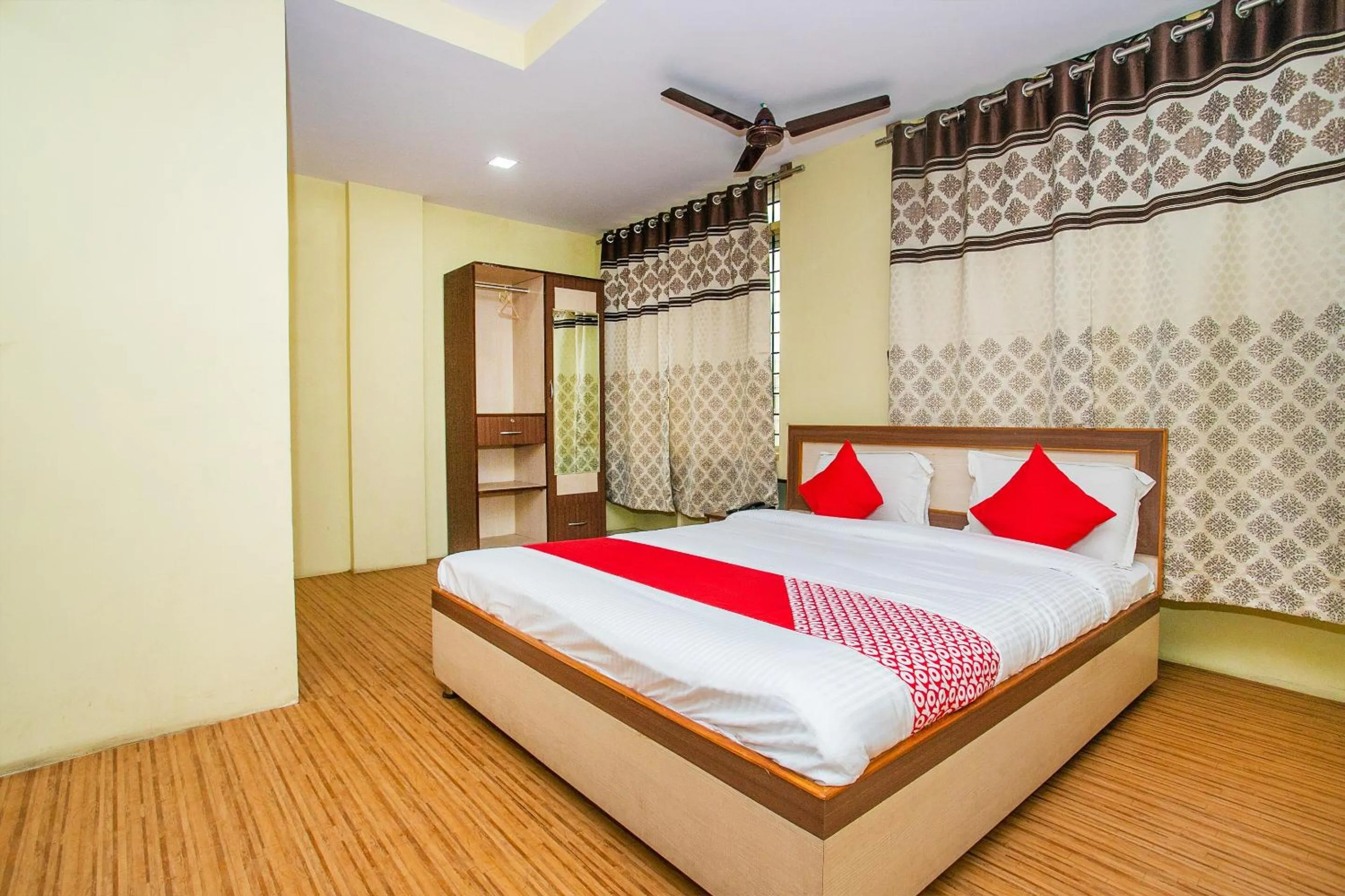 Bedroom in Hotel O by OYO Alankar Residency