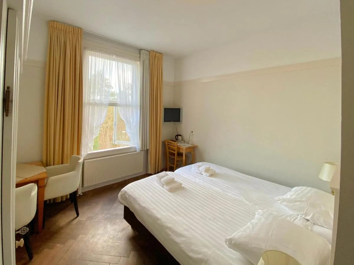 Bed in Landgoed Huize Glory