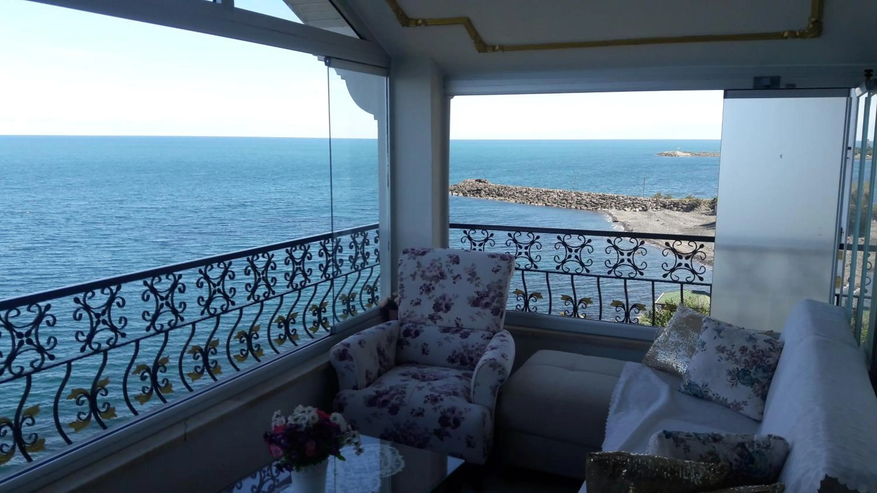 Apartment with Sea View in Trabzon Sea Palace