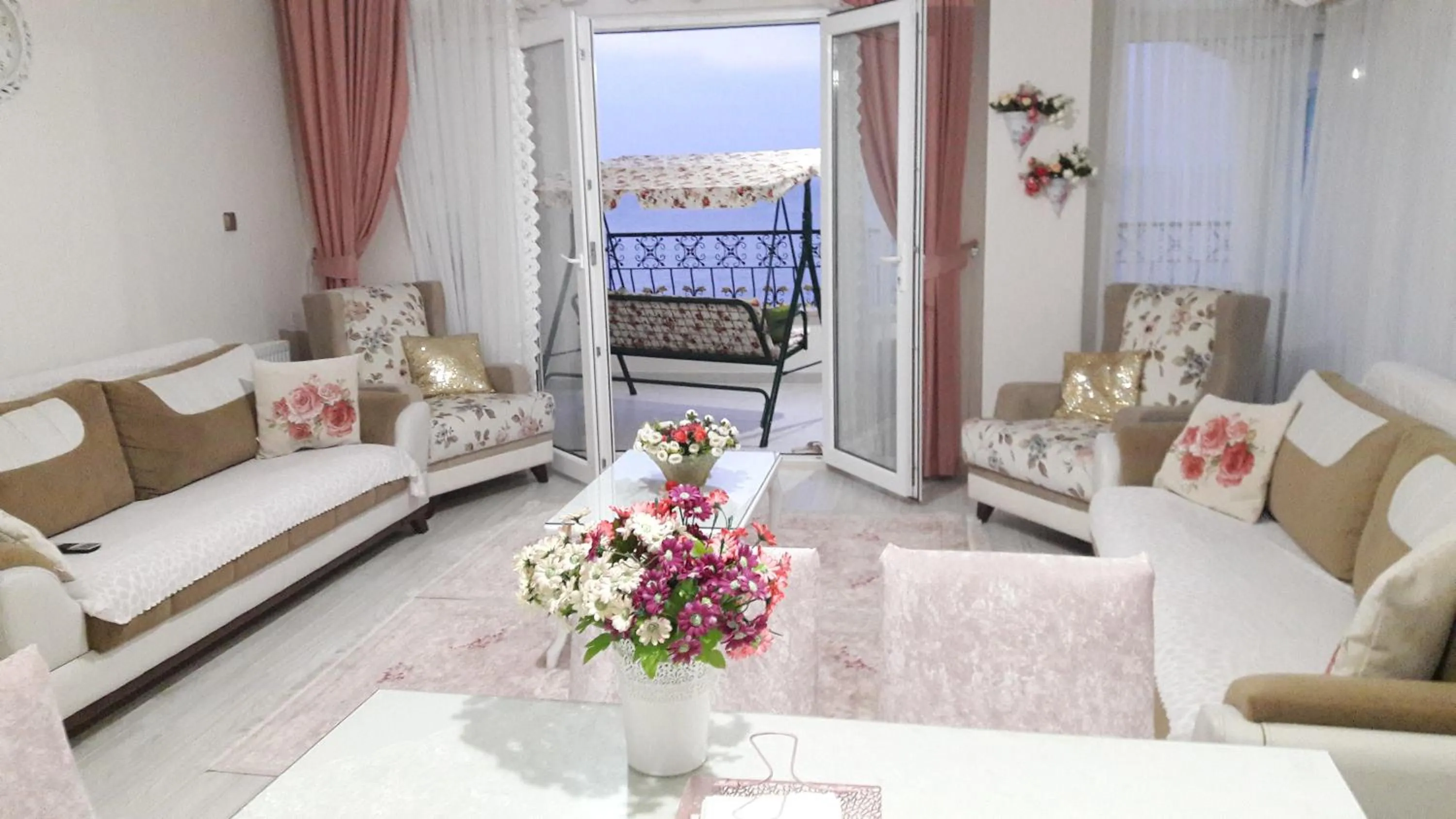 Apartment with Sea View in Trabzon Sea Palace