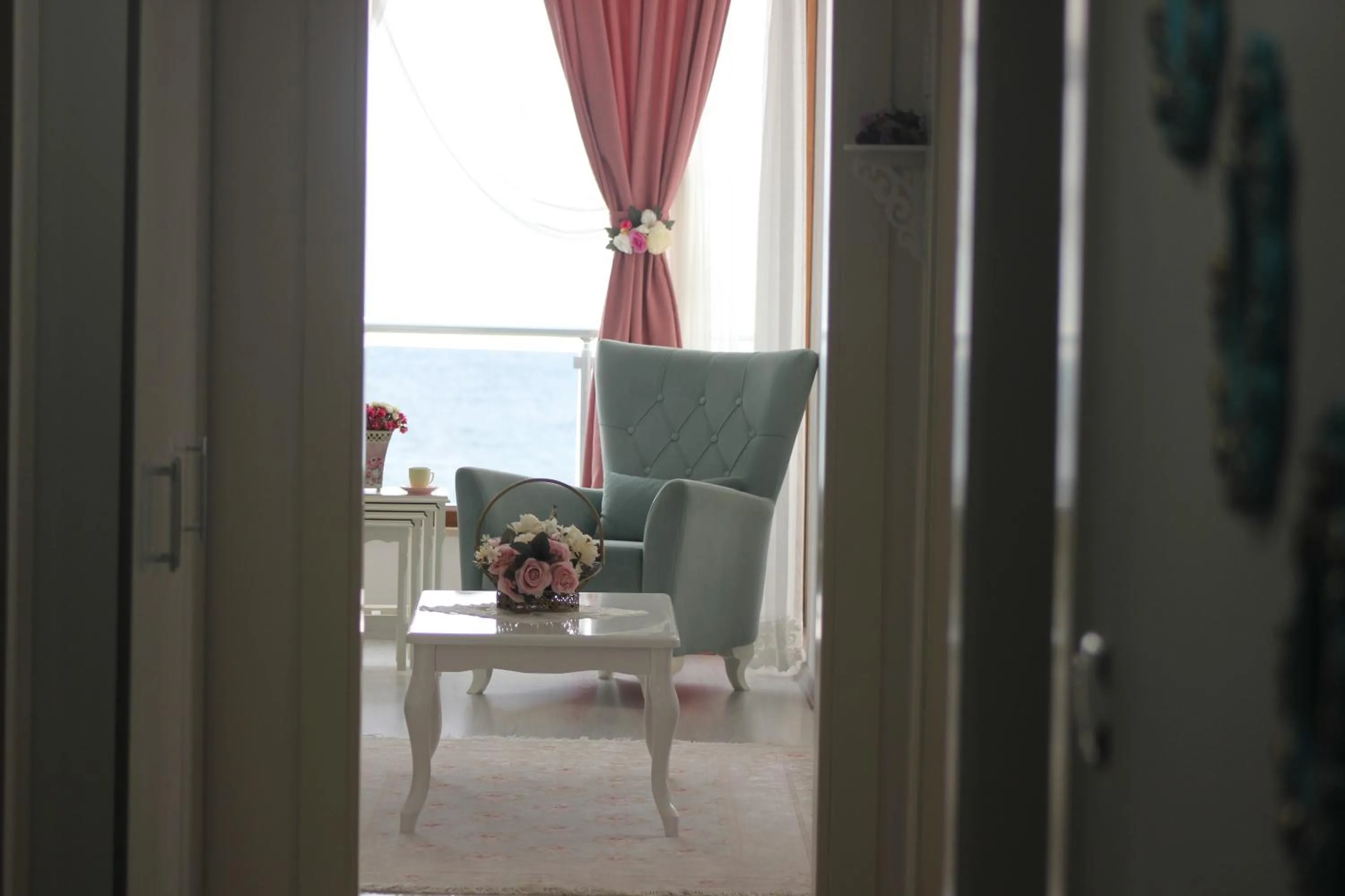 Communal lounge/ TV room in Trabzon Sea Palace