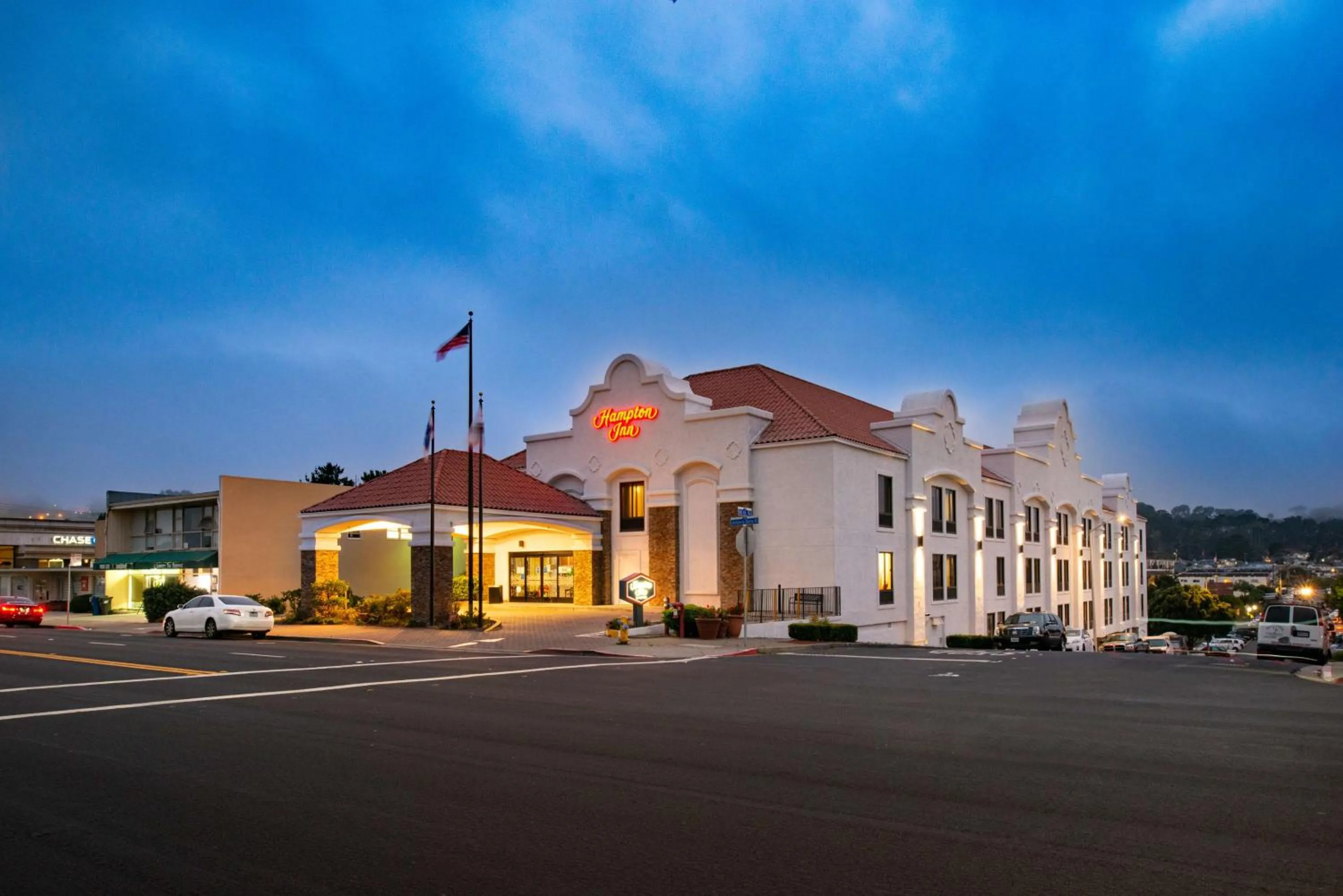 Property building in Hampton Inn San Francisco - Daly City