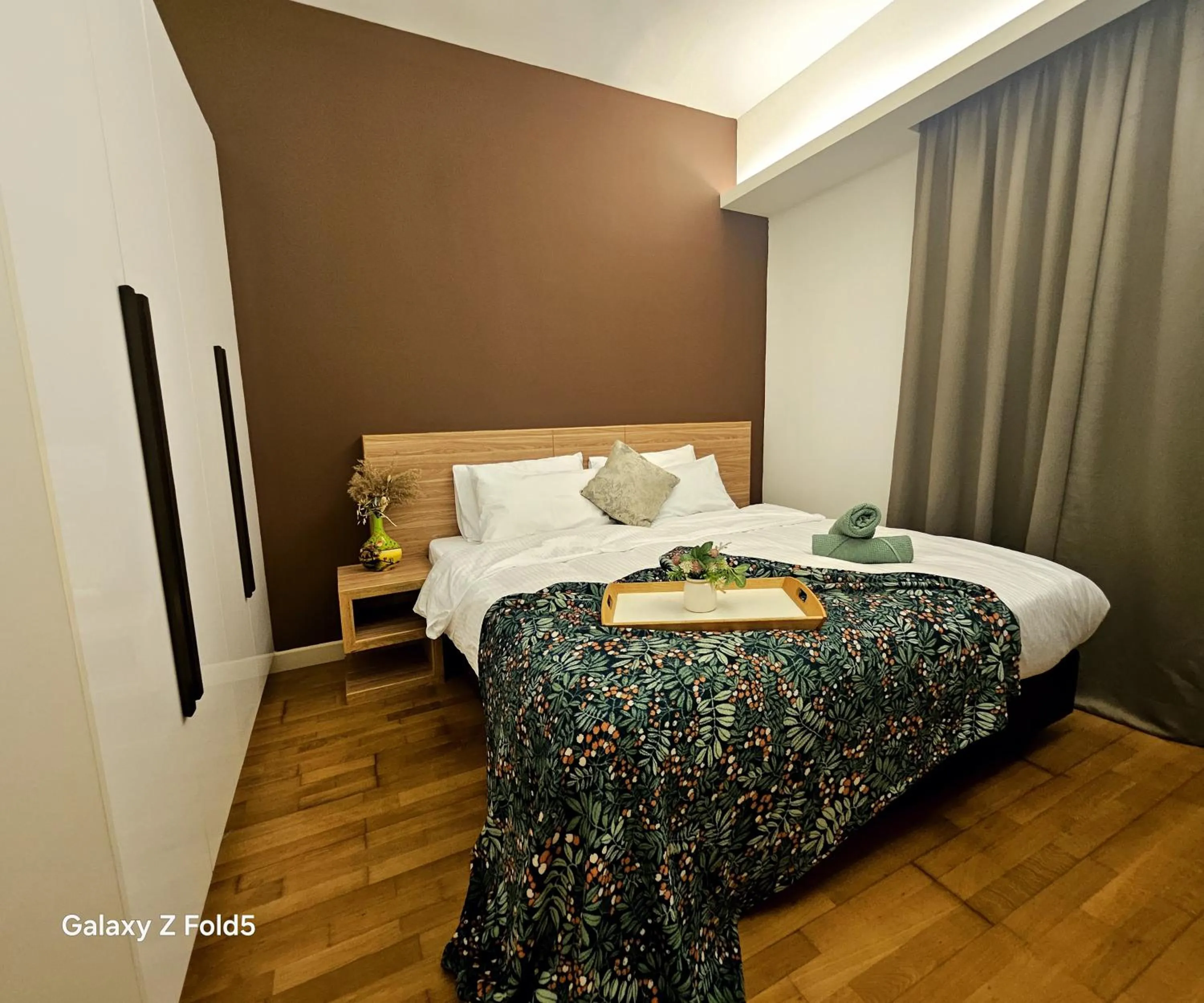 Property building, Bed in Holiday Heaven