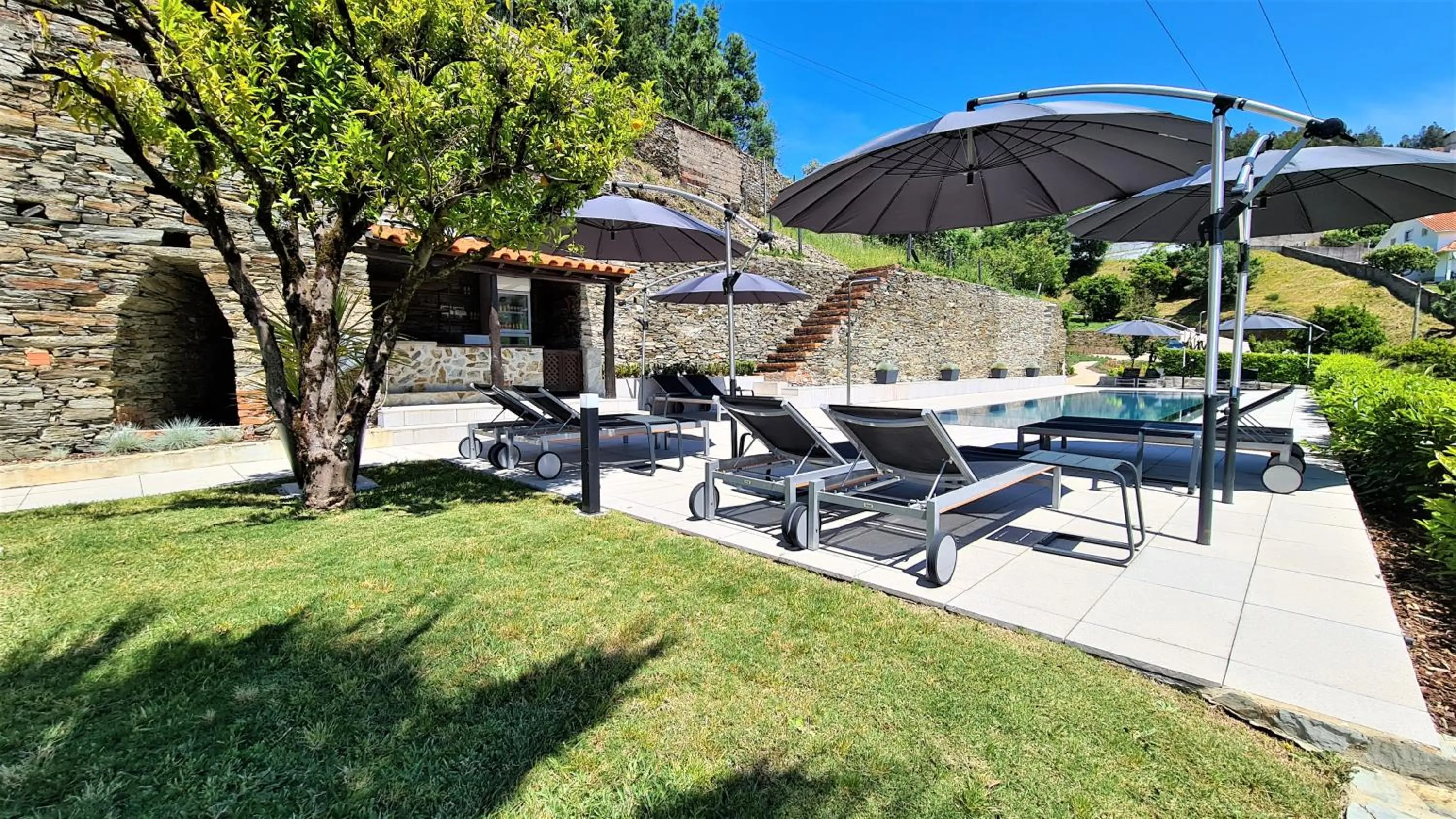 Swimming pool in Quinta da Palmeira - Country House Retreat & Spa