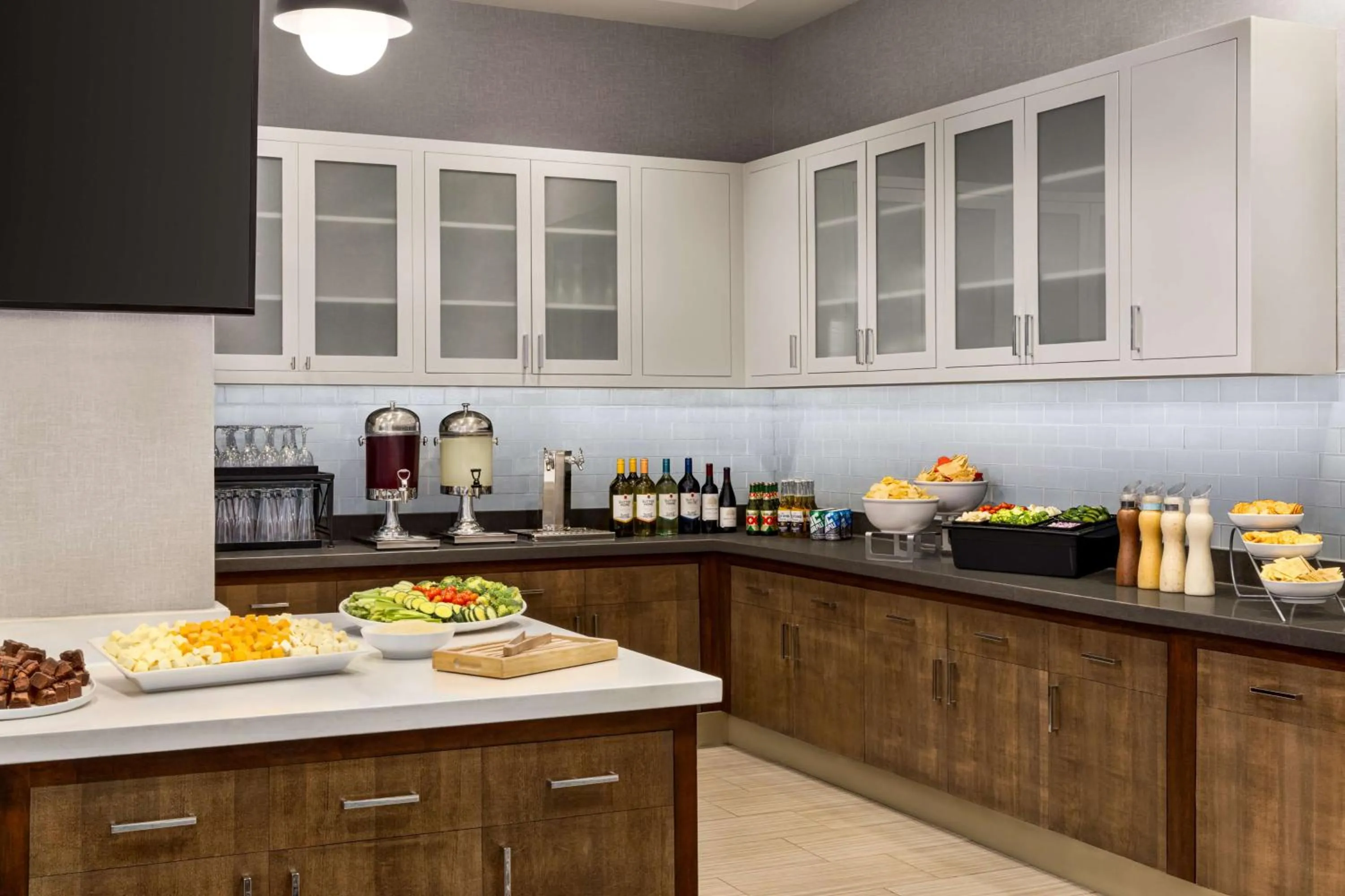 Dining area in Homewood Suites by Hilton Washington, D.C. Downtown
