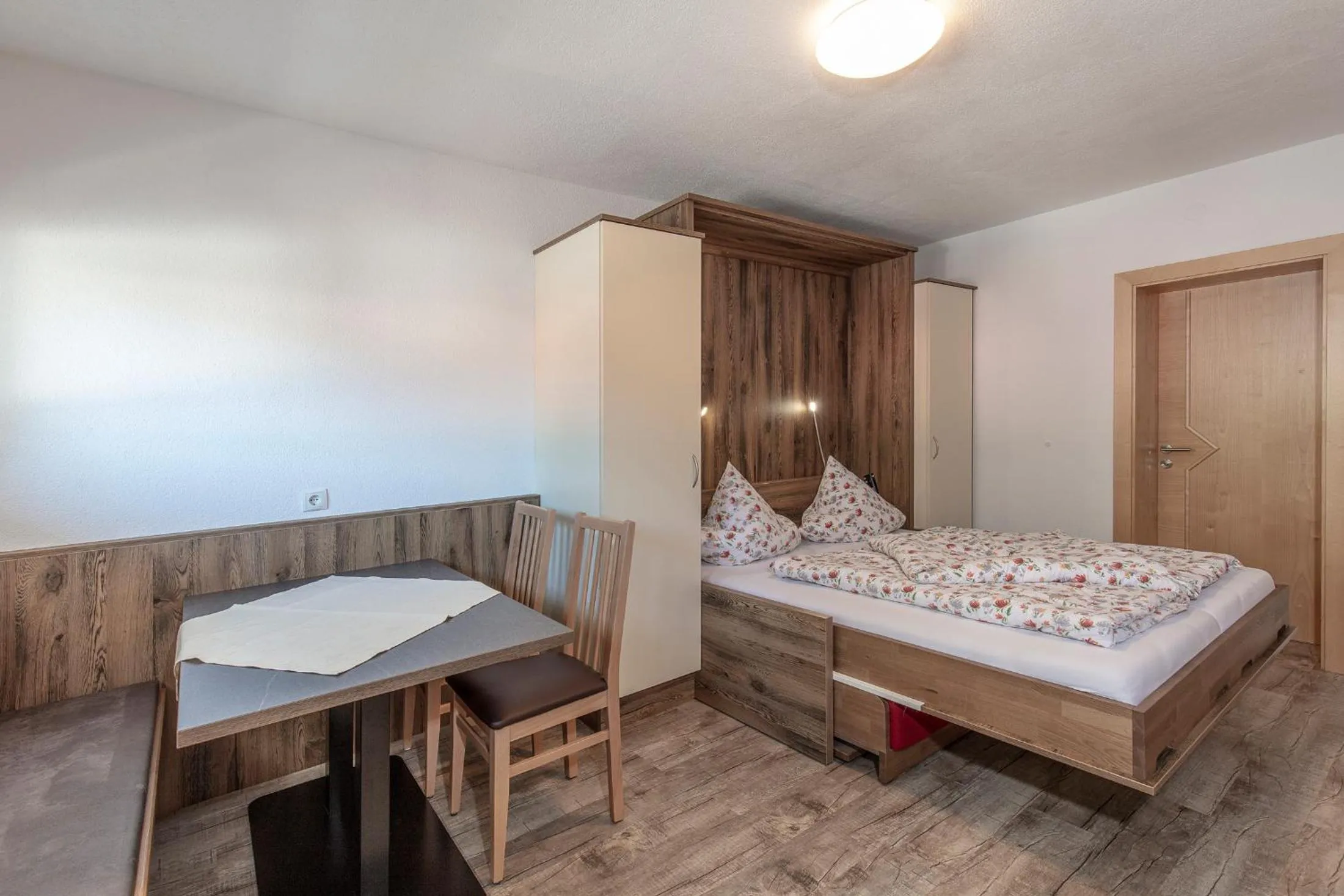 Living room, Bed in Apart Felsenhof