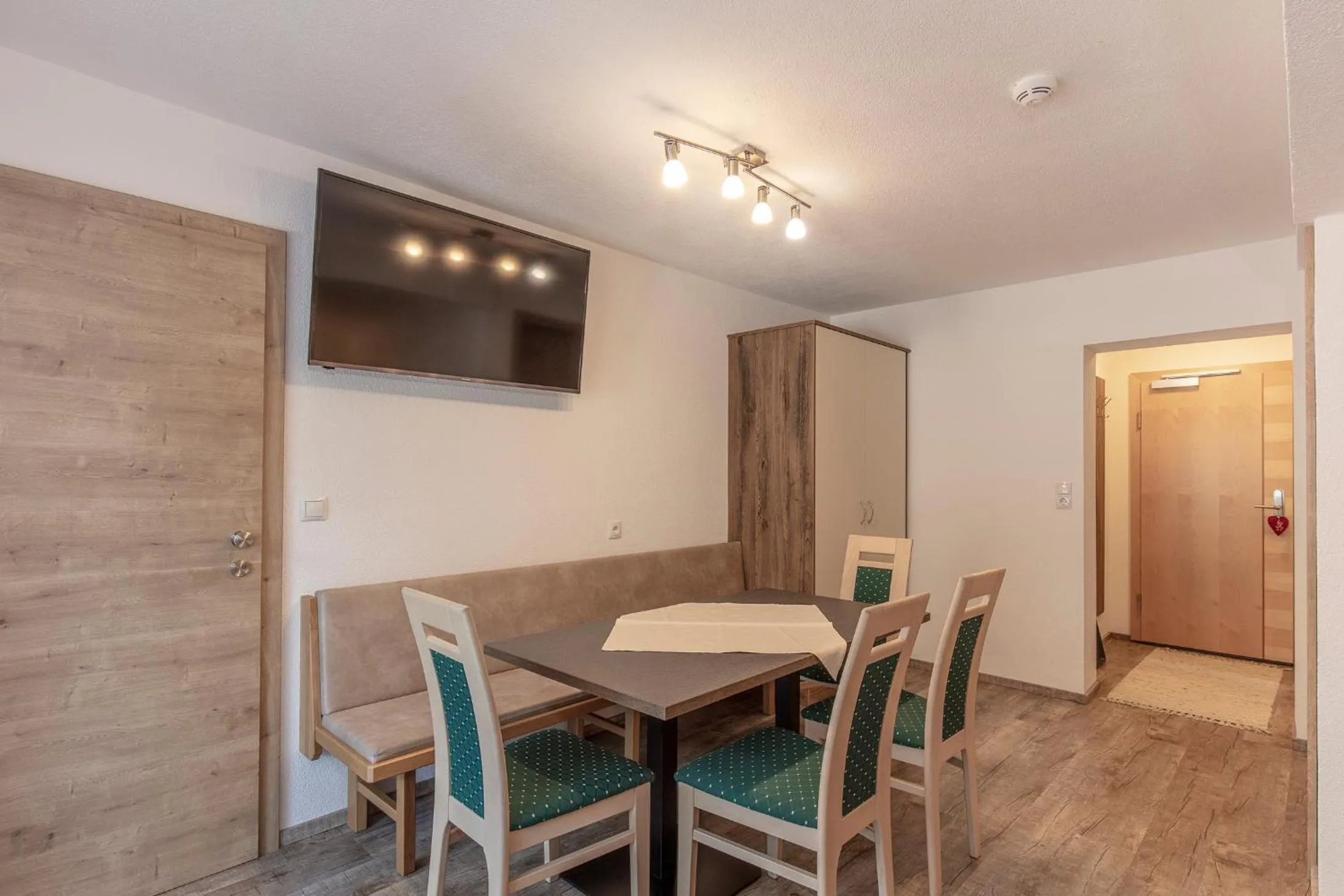 Dining area in Apart Felsenhof