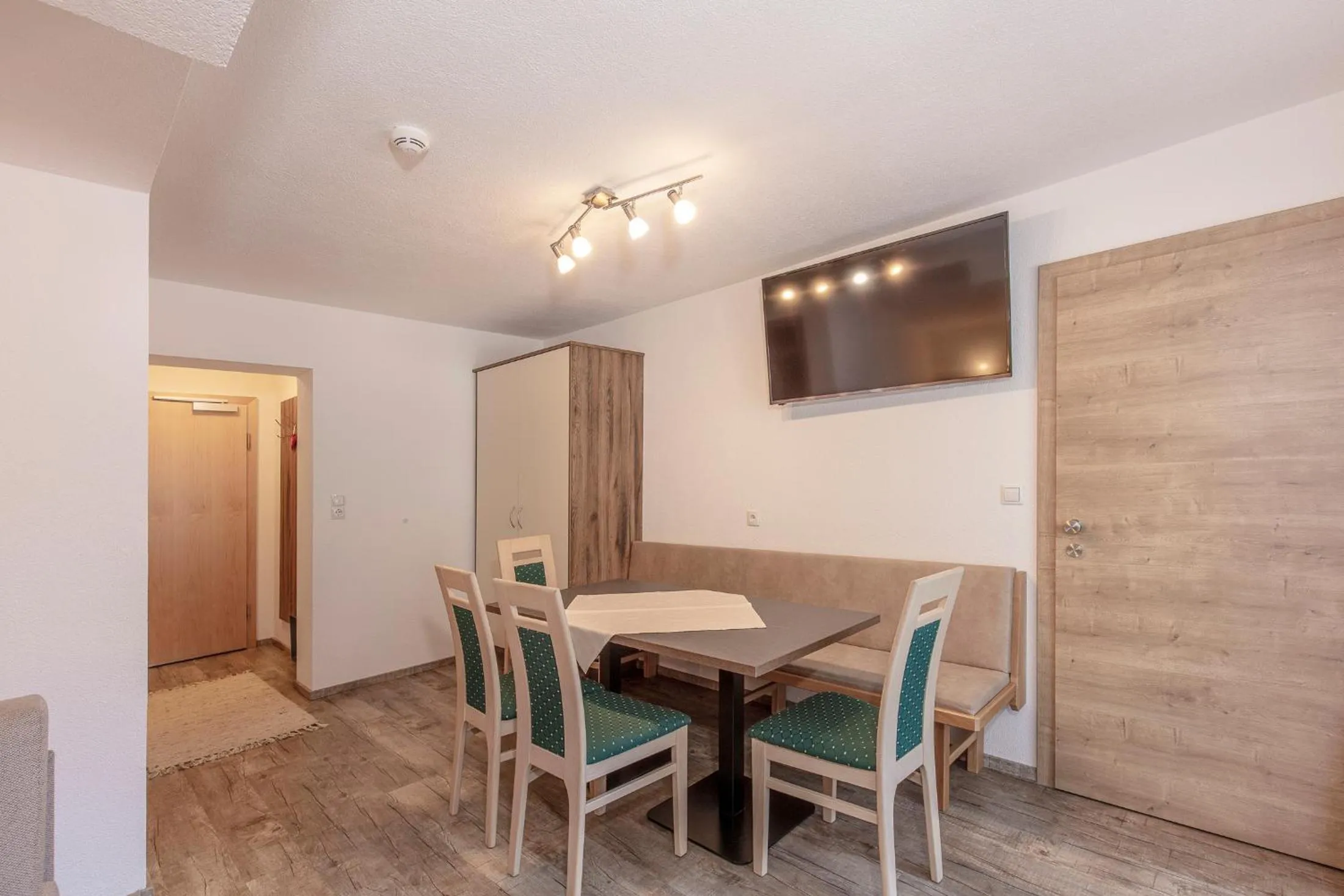 Dining area in Apart Felsenhof
