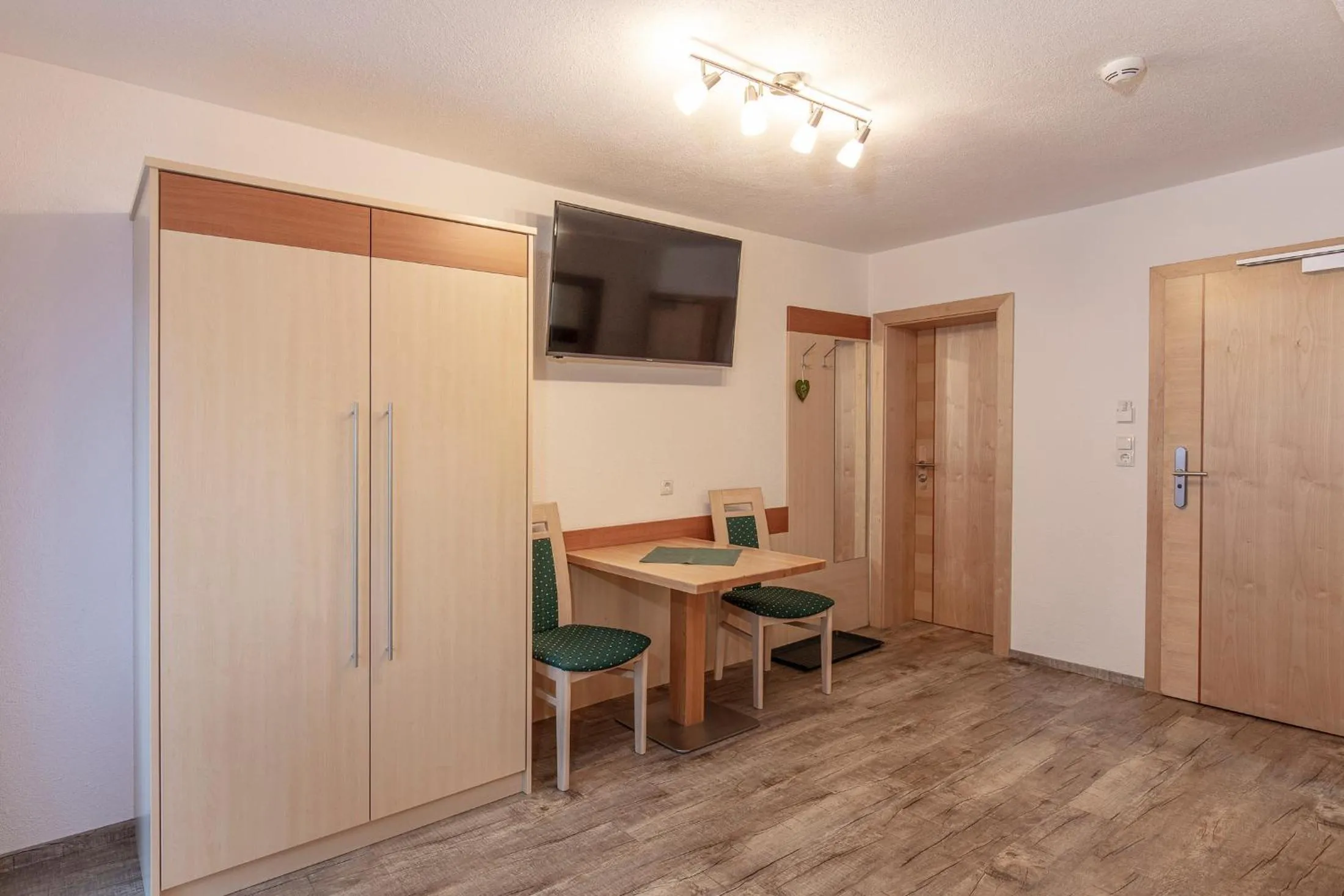 Dining area in Apart Felsenhof