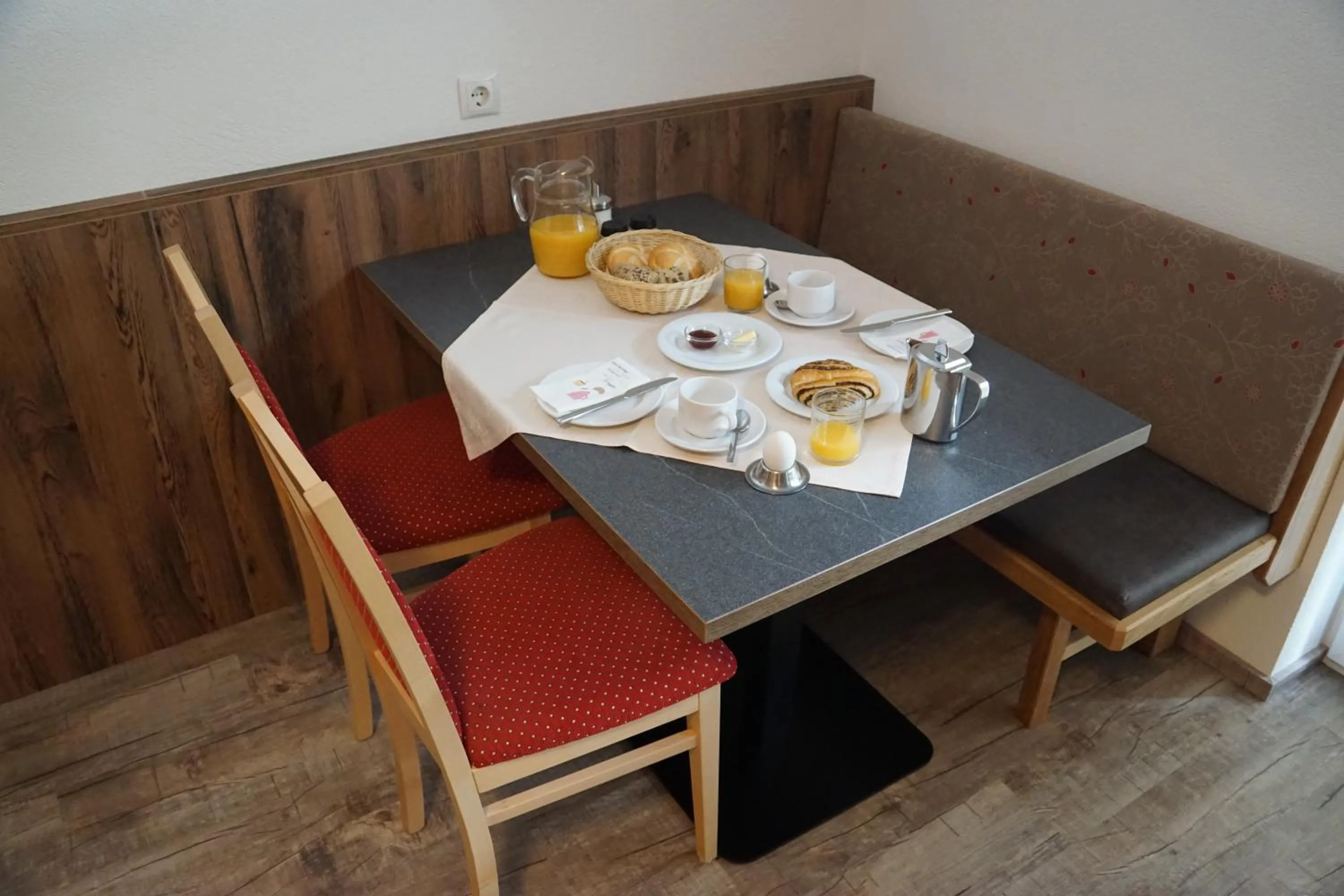 Dining area in Apart Felsenhof
