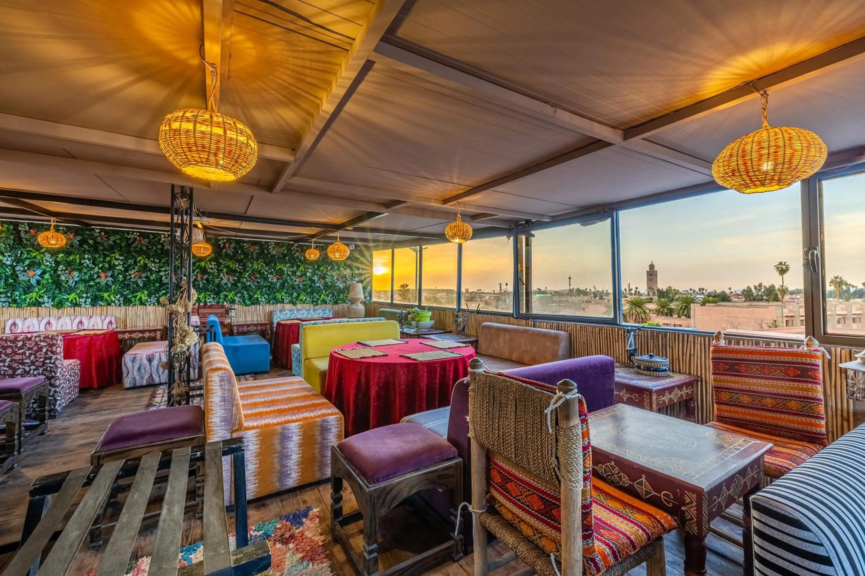 Restaurant/places to eat in Riad Luzia