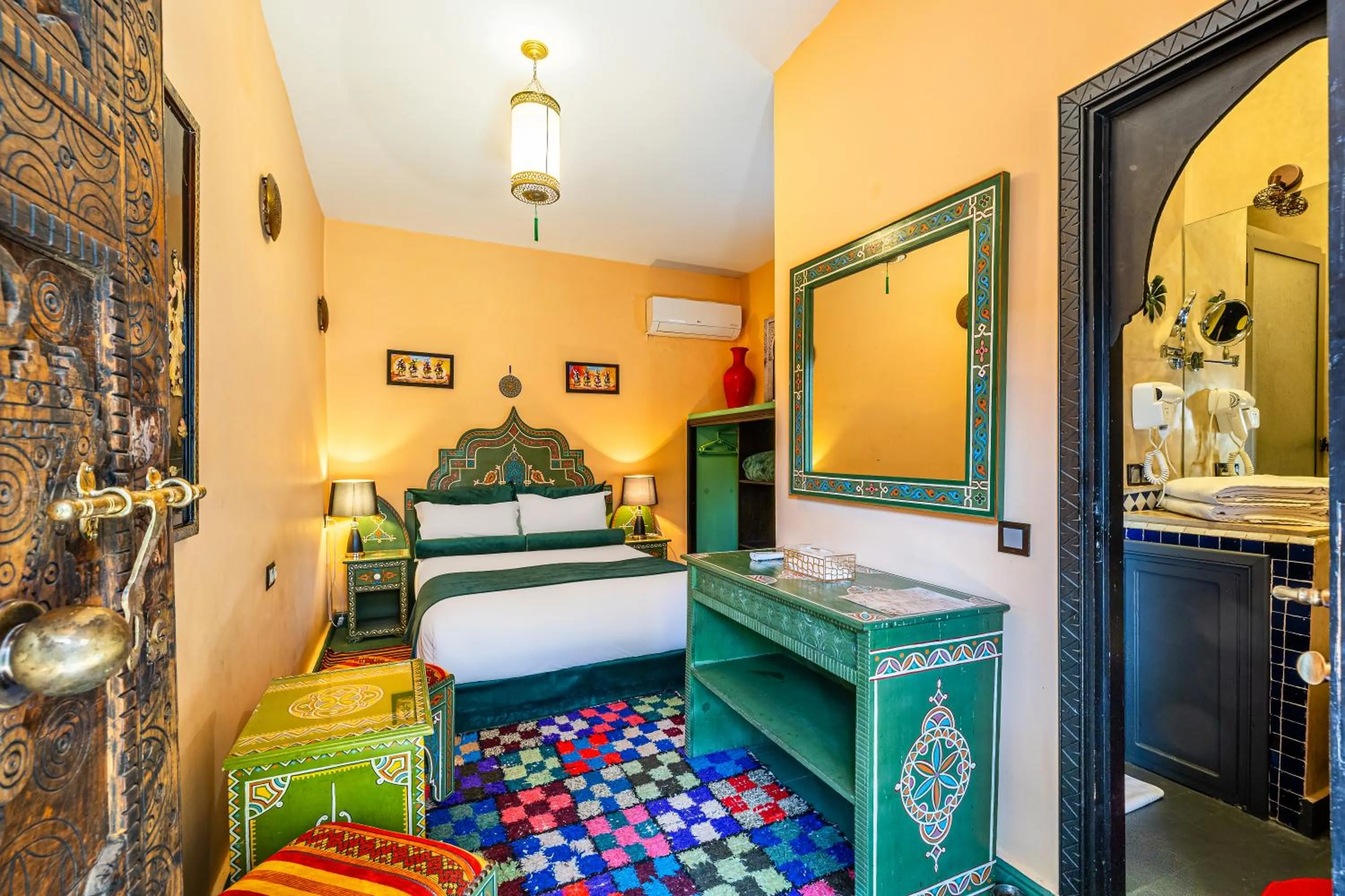 Photo of the whole room, Bed in Riad Luzia