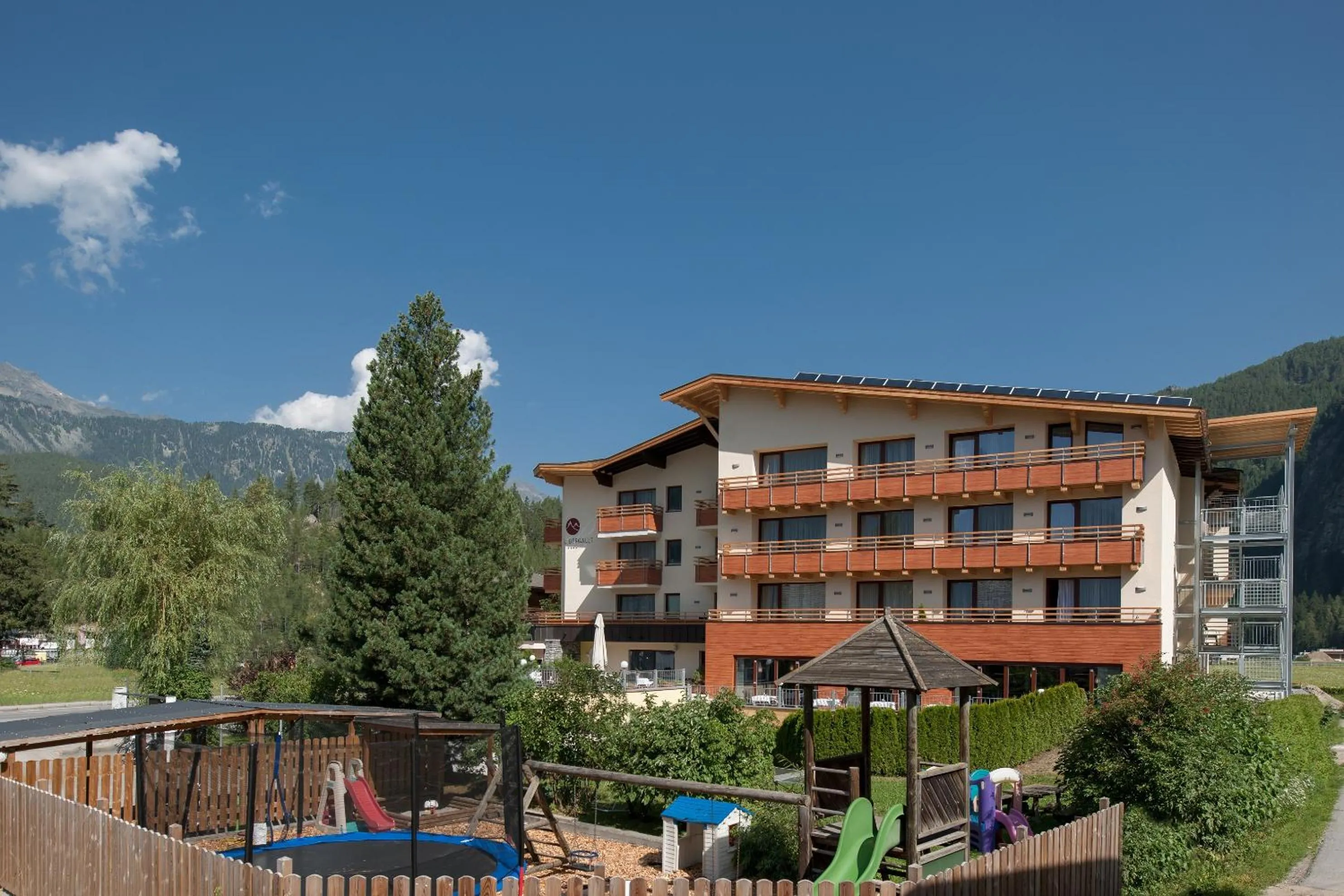 Facade/entrance in Hotel Bergwelt