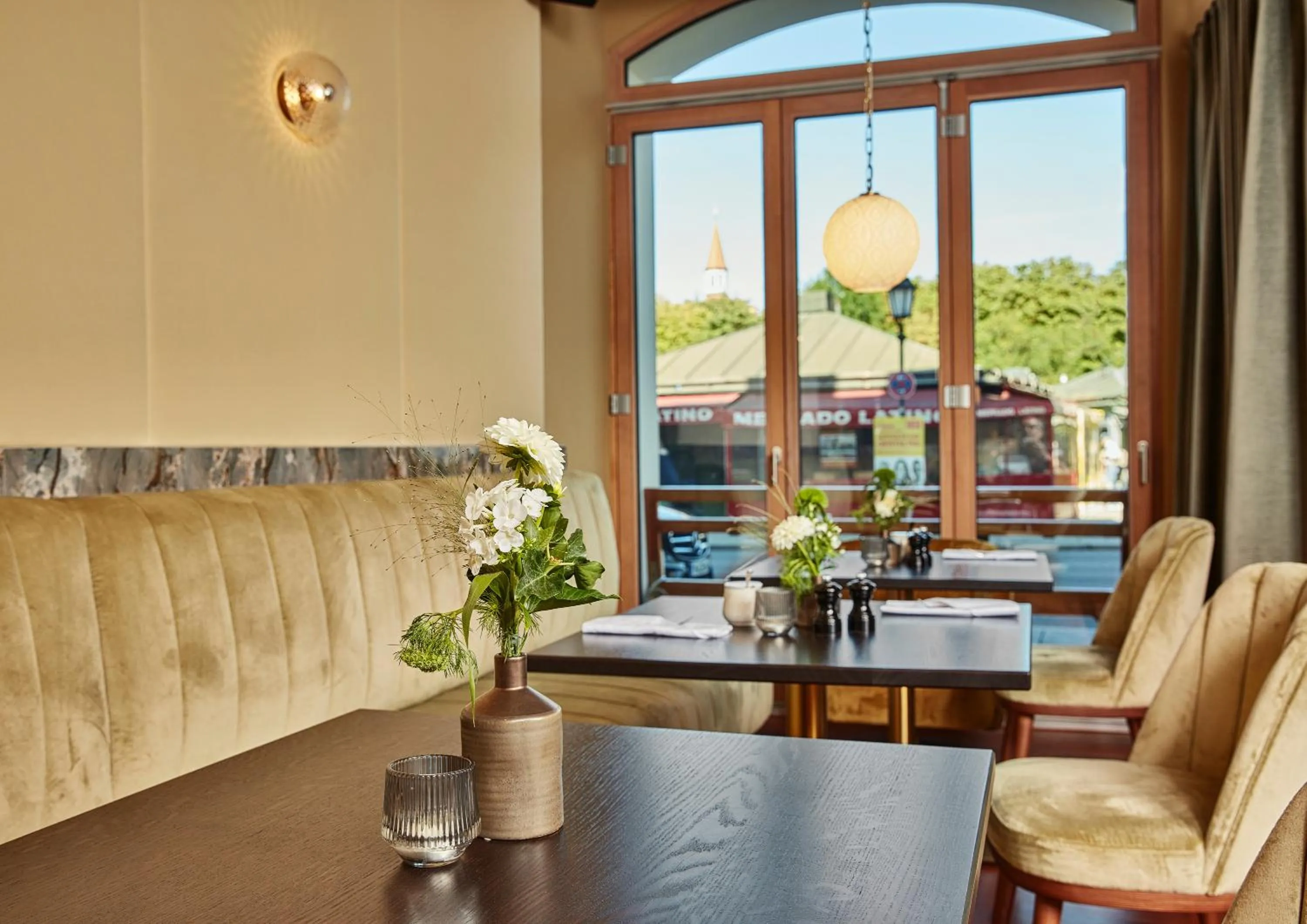 Restaurant/places to eat in Living Hotel Das Viktualienmarkt