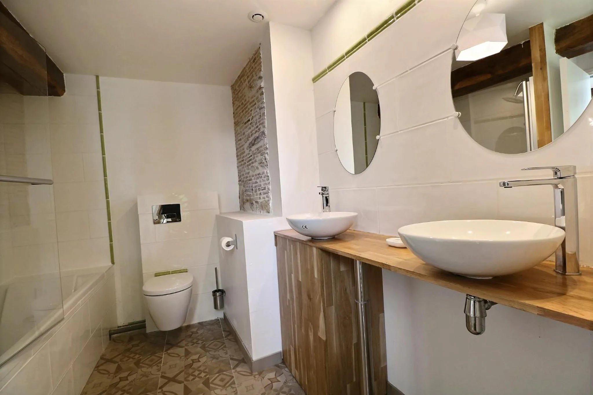 Toilet in Chateau des Fontenelles