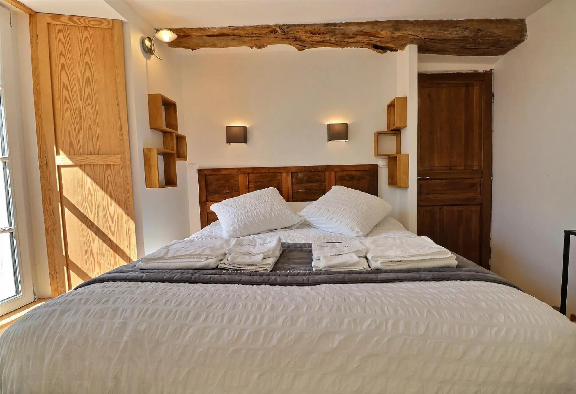 Bedroom, Bed in Chateau des Fontenelles