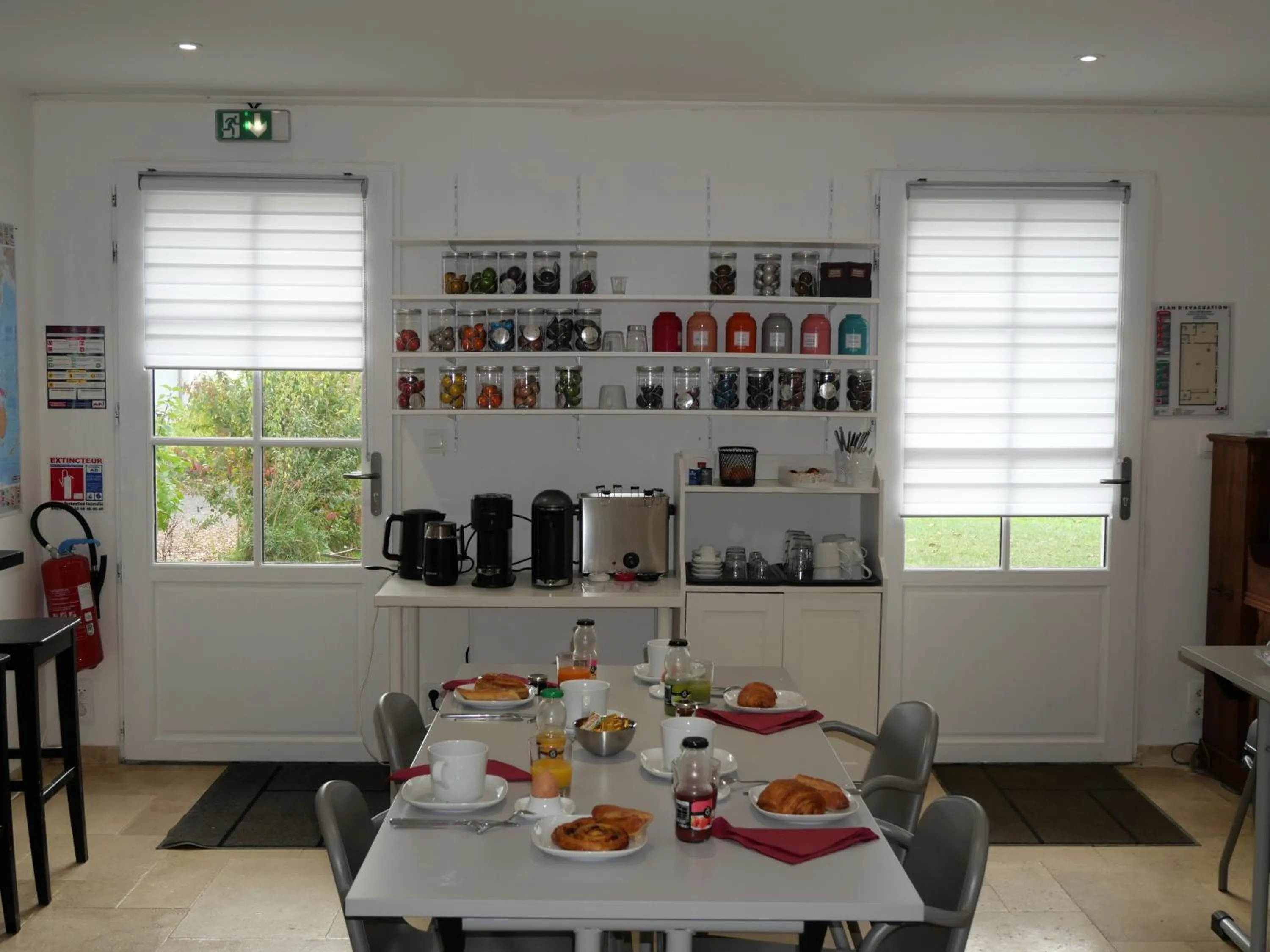 Continental breakfast in Chateau des Fontenelles