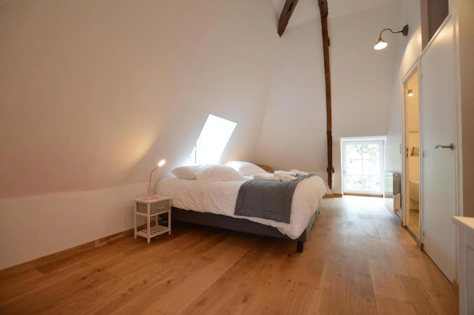 Photo of the whole room, Bed in Chateau des Fontenelles