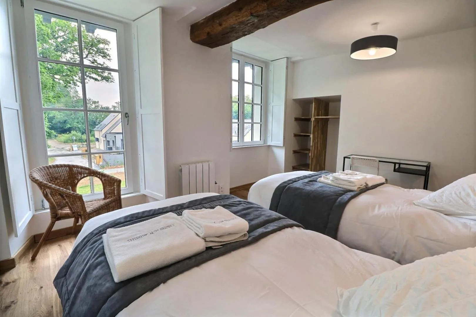 Photo of the whole room, Bed in Chateau des Fontenelles