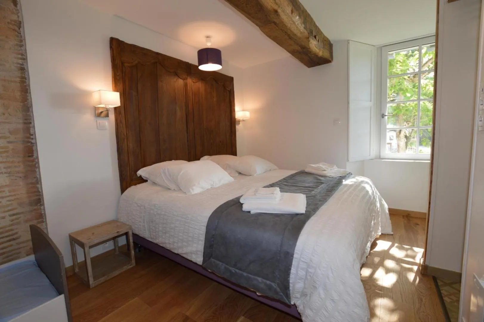 Photo of the whole room, Bed in Chateau des Fontenelles