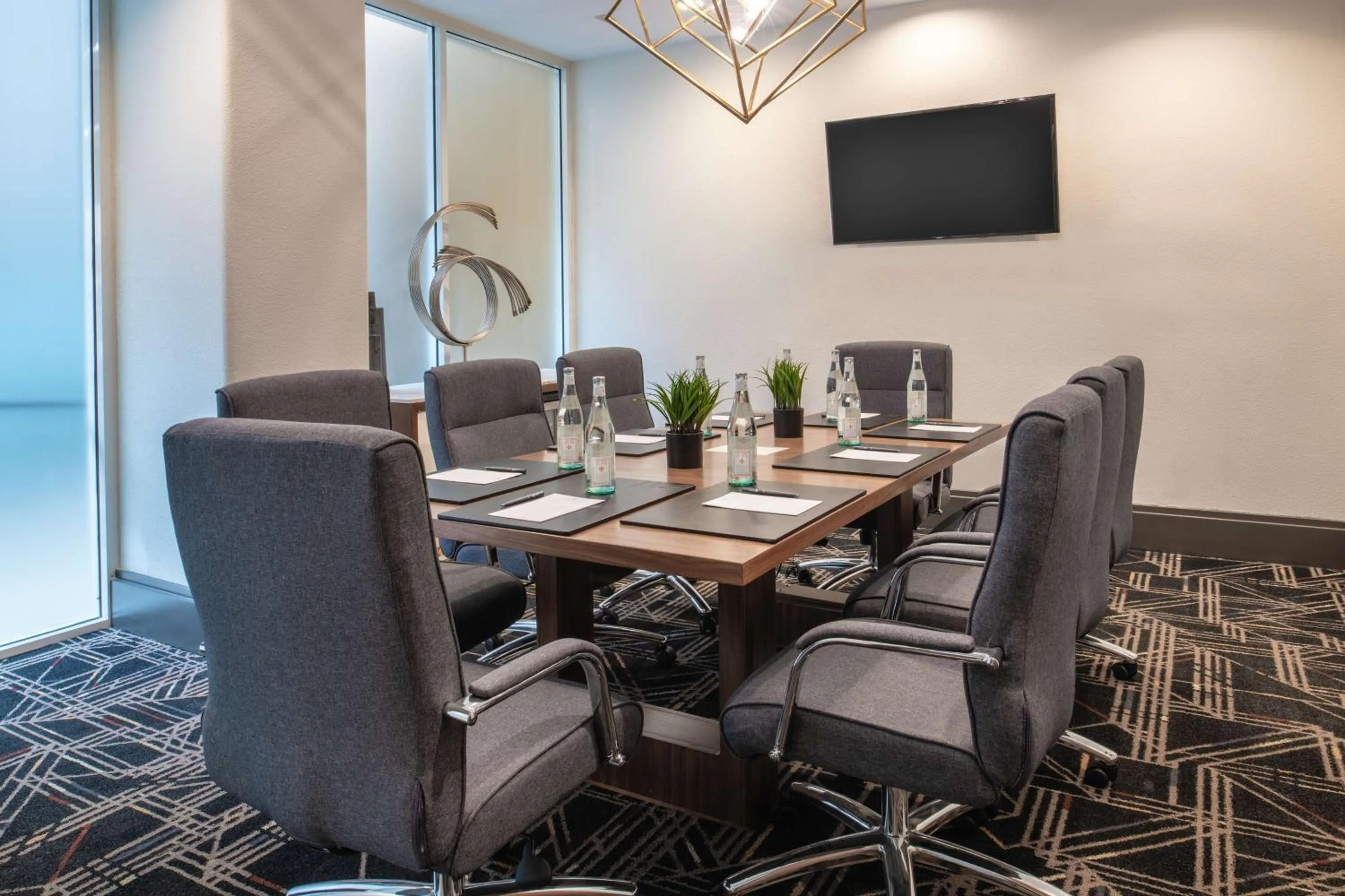 Meeting/conference room in Embassy Suites by Hilton San Francisco Airport Oyster Point