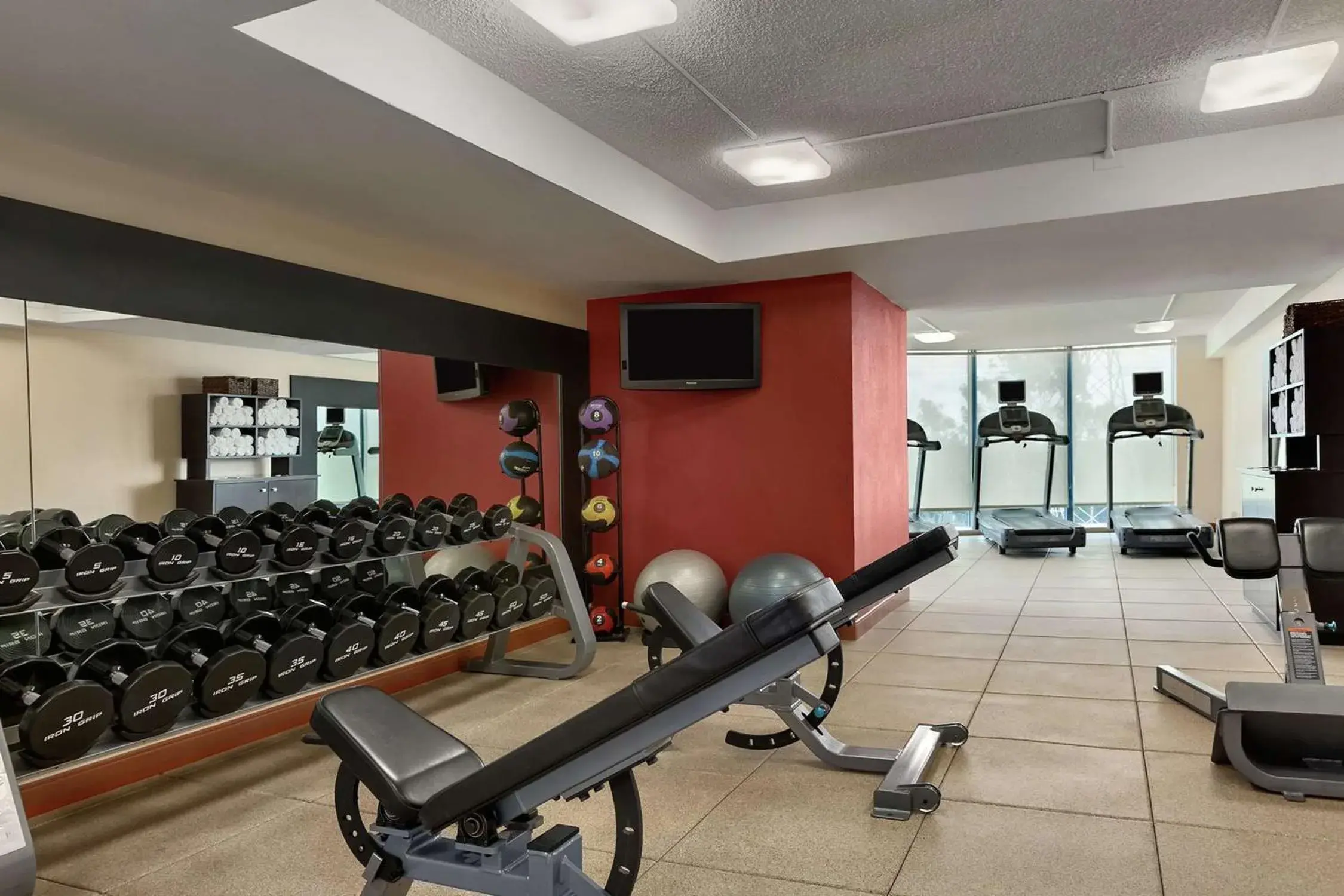 Fitness centre/facilities in Embassy Suites by Hilton San Francisco Airport Oyster Point Fitness centre/facilities in Embassy Suites by Hilton San Francisco Airport Oyster Point