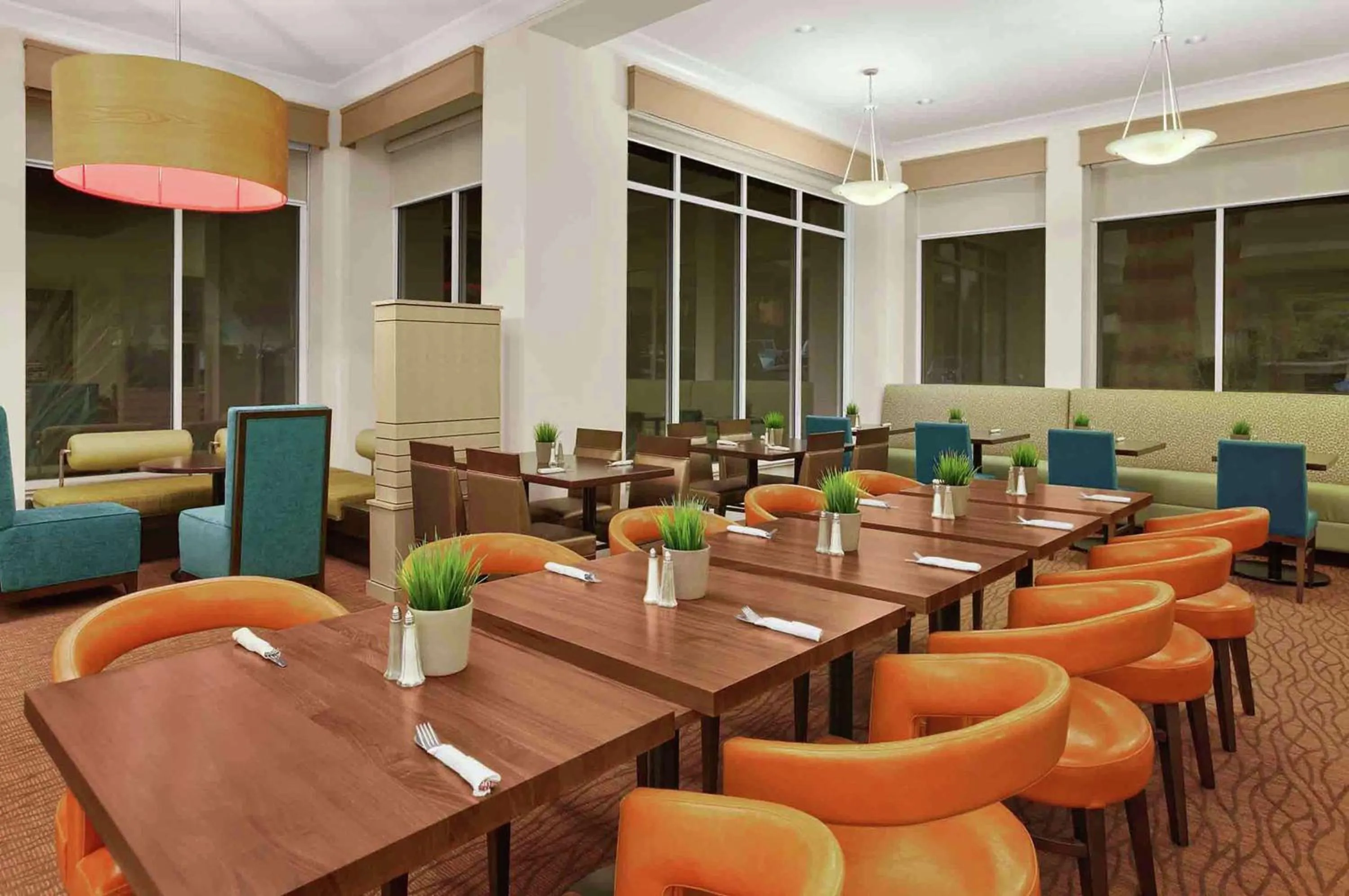 Lounge or bar in Hilton Garden Inn San Francisco Airport North