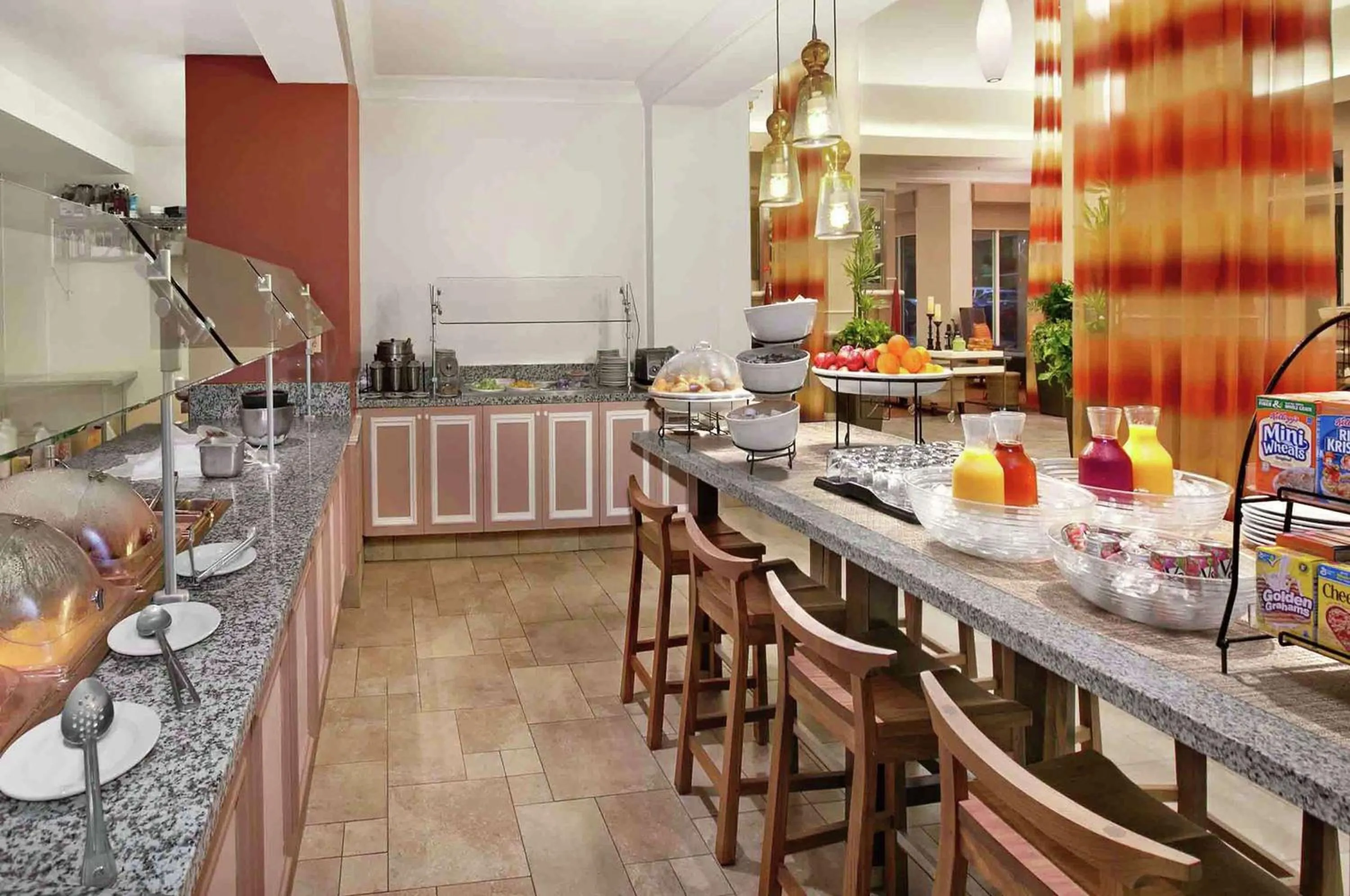Dining area in Hilton Garden Inn San Francisco Airport North