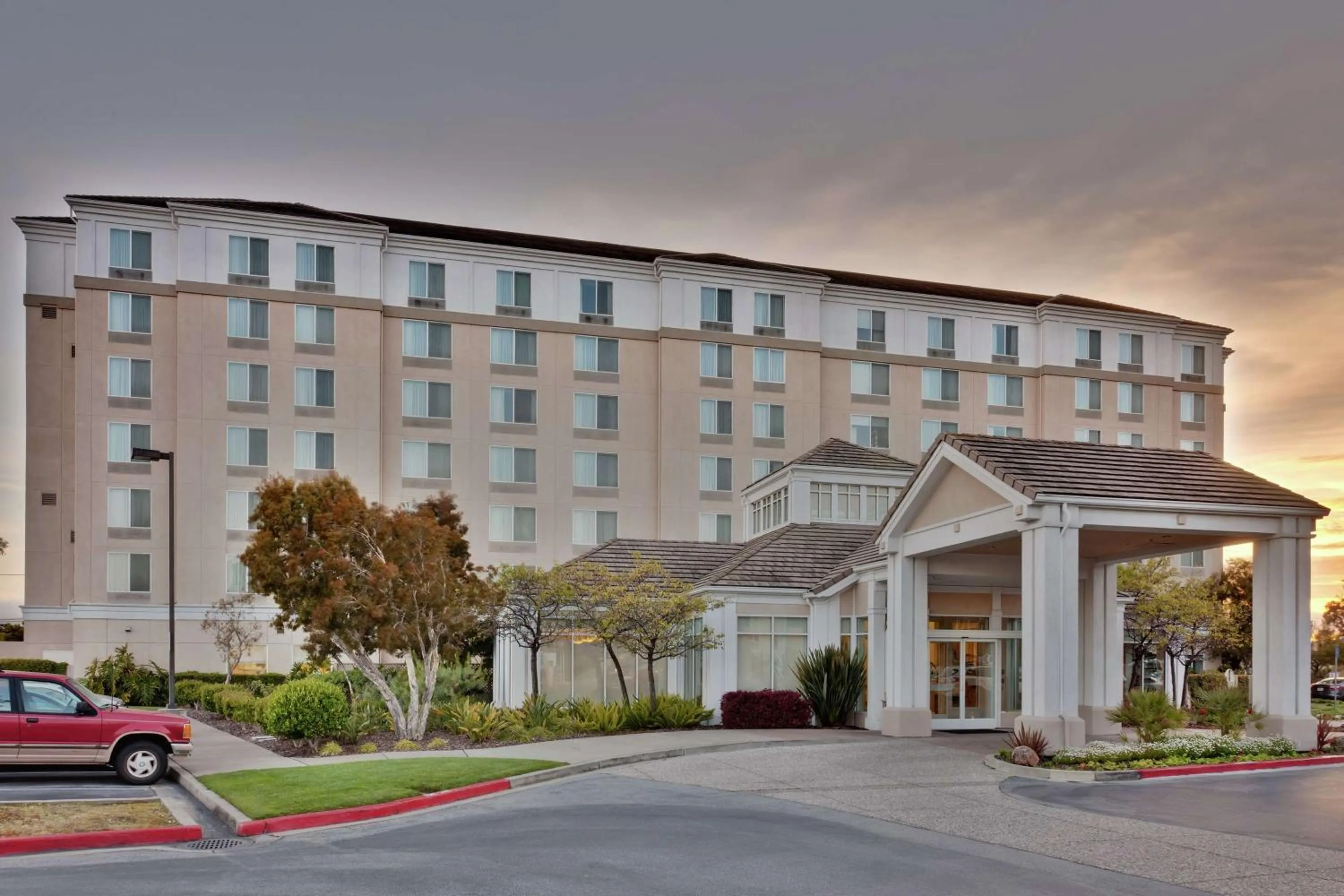 Property building in Hilton Garden Inn San Francisco Airport North