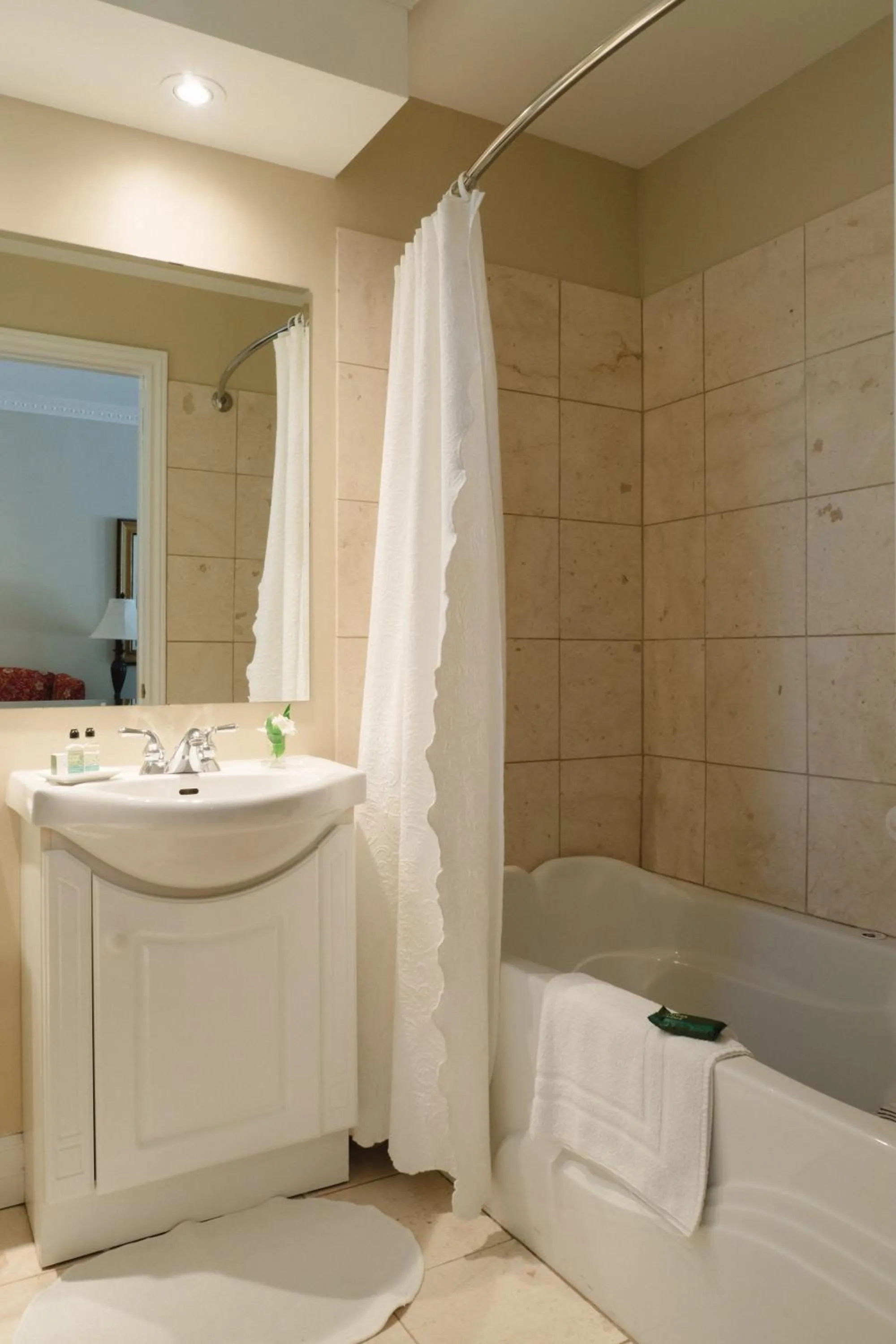 Bathroom in Green Acres Inn