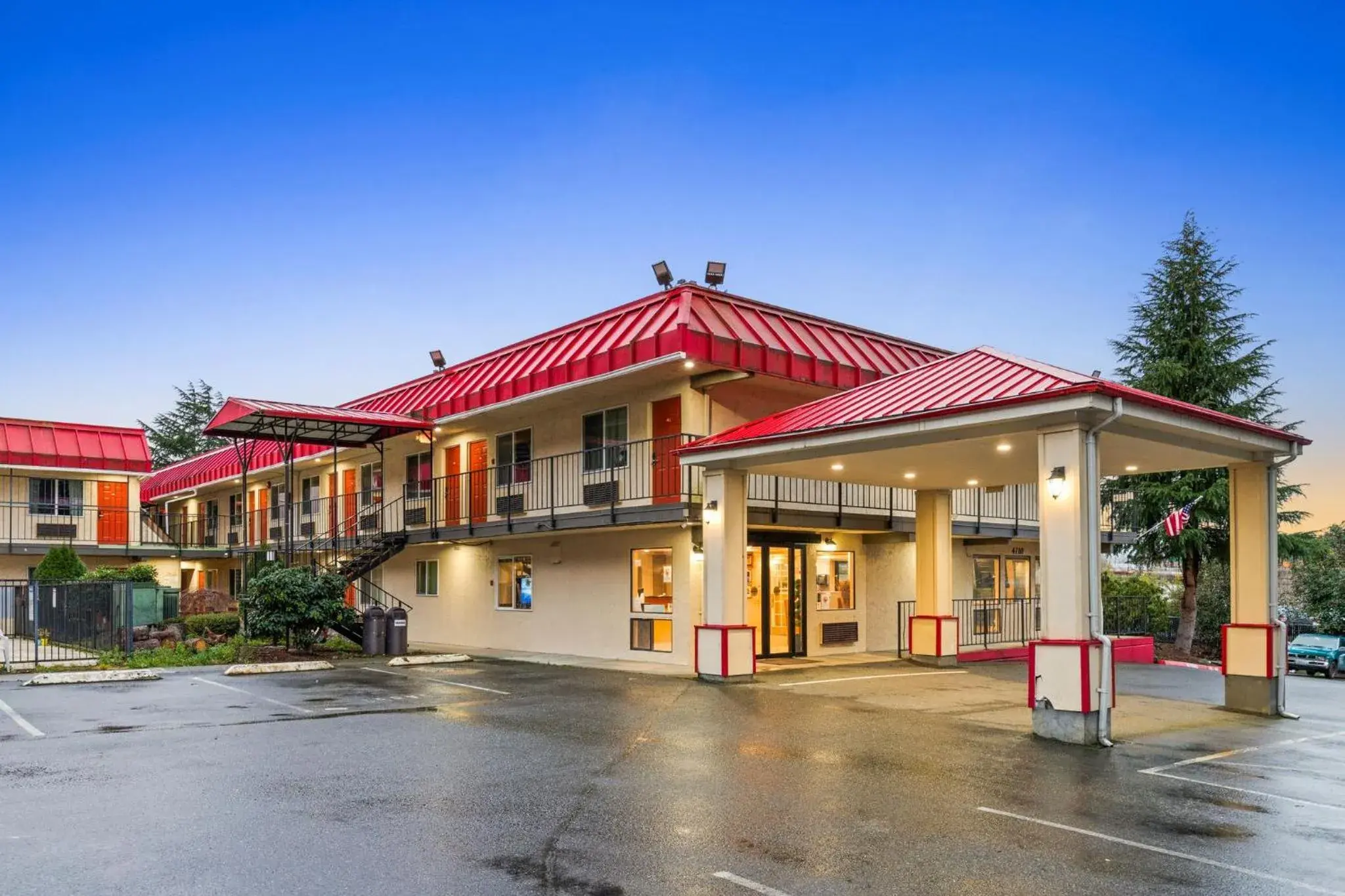 Facade/entrance in Inn at Lake Washington By OYO I-405 Facade/entrance in Inn at Lake Washington By OYO I-405