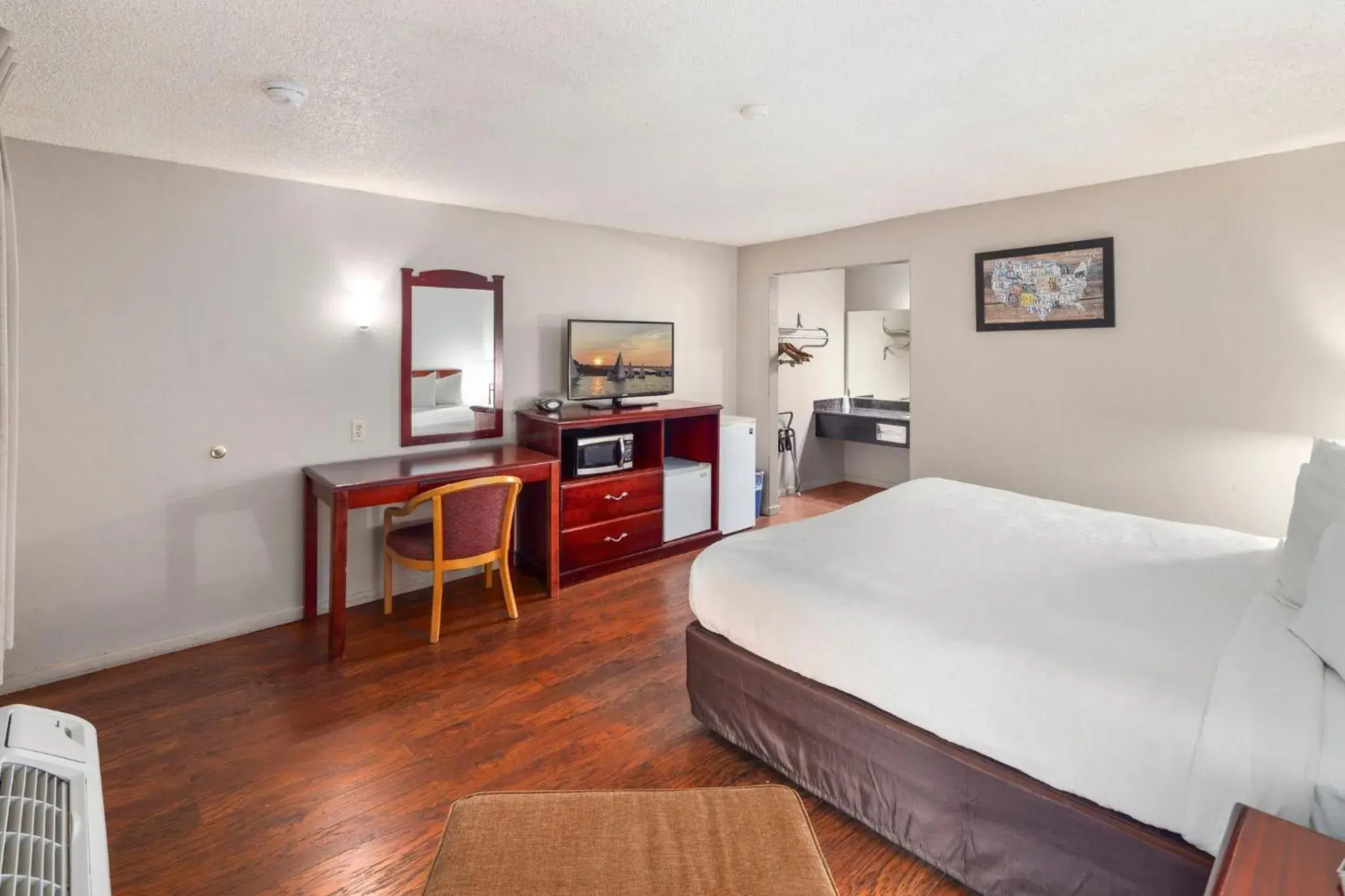 Queen Room - Disability Access in Inn at Lake Washington By OYO I-405 Queen Room - Disability Access in Inn at Lake Washington By OYO I-405