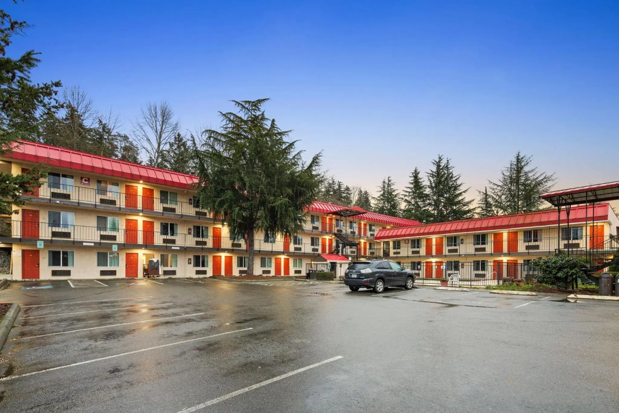 Facade/entrance in Inn at Lake Washington By OYO I-405 Facade/entrance in Inn at Lake Washington By OYO I-405