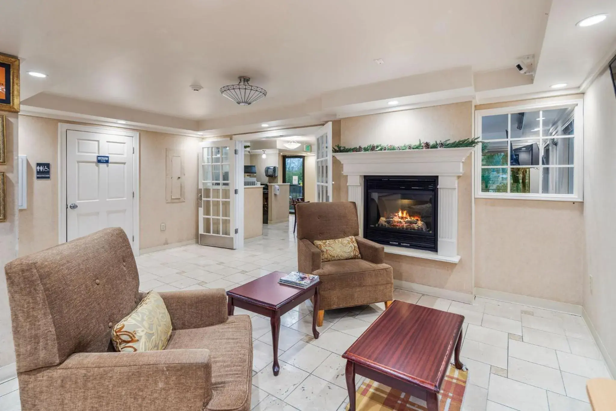 Lobby or reception in Inn at Lake Washington By OYO I-405 Lobby or reception in Inn at Lake Washington By OYO I-405