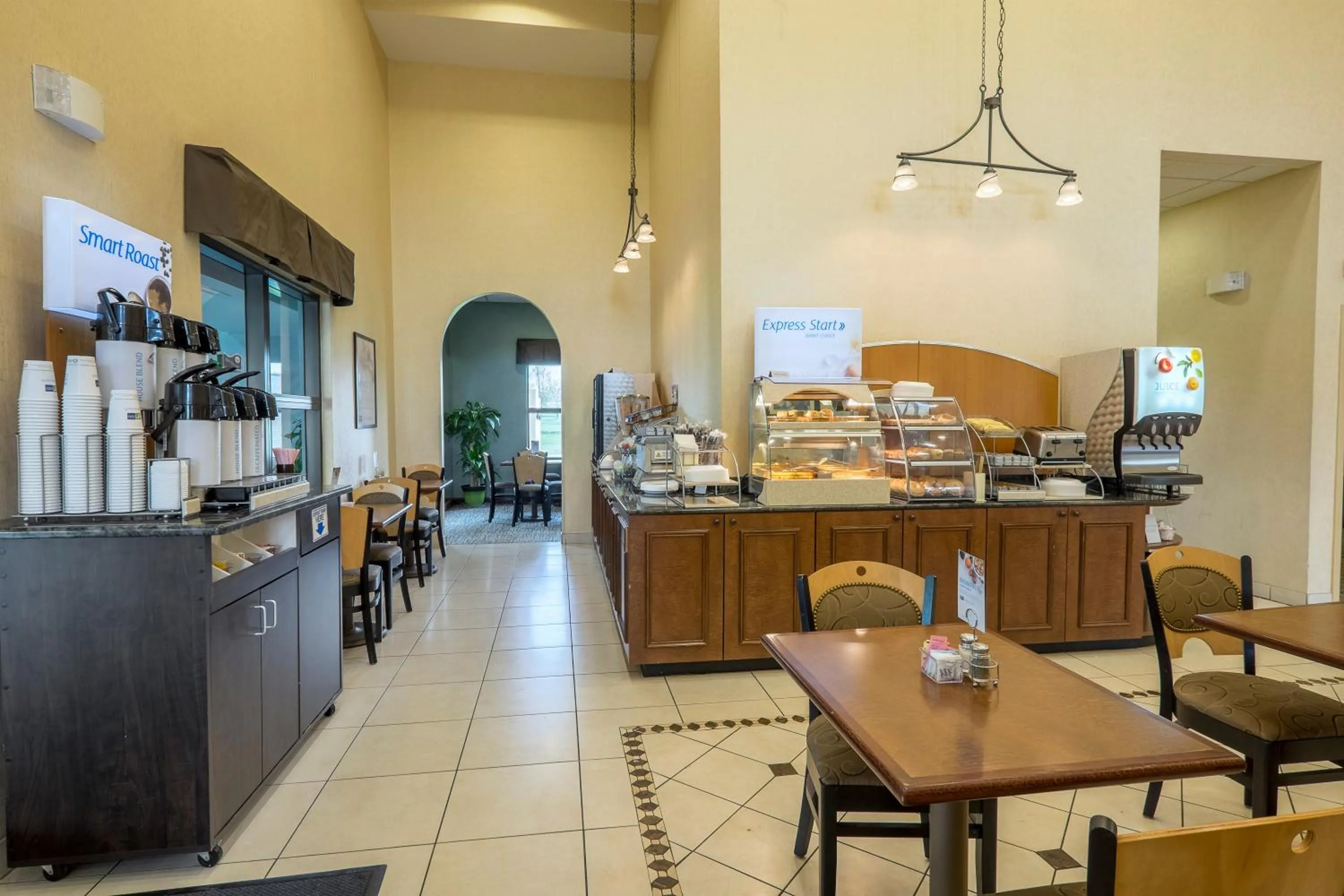 Breakfast in Wingate by Wyndham Waynesboro