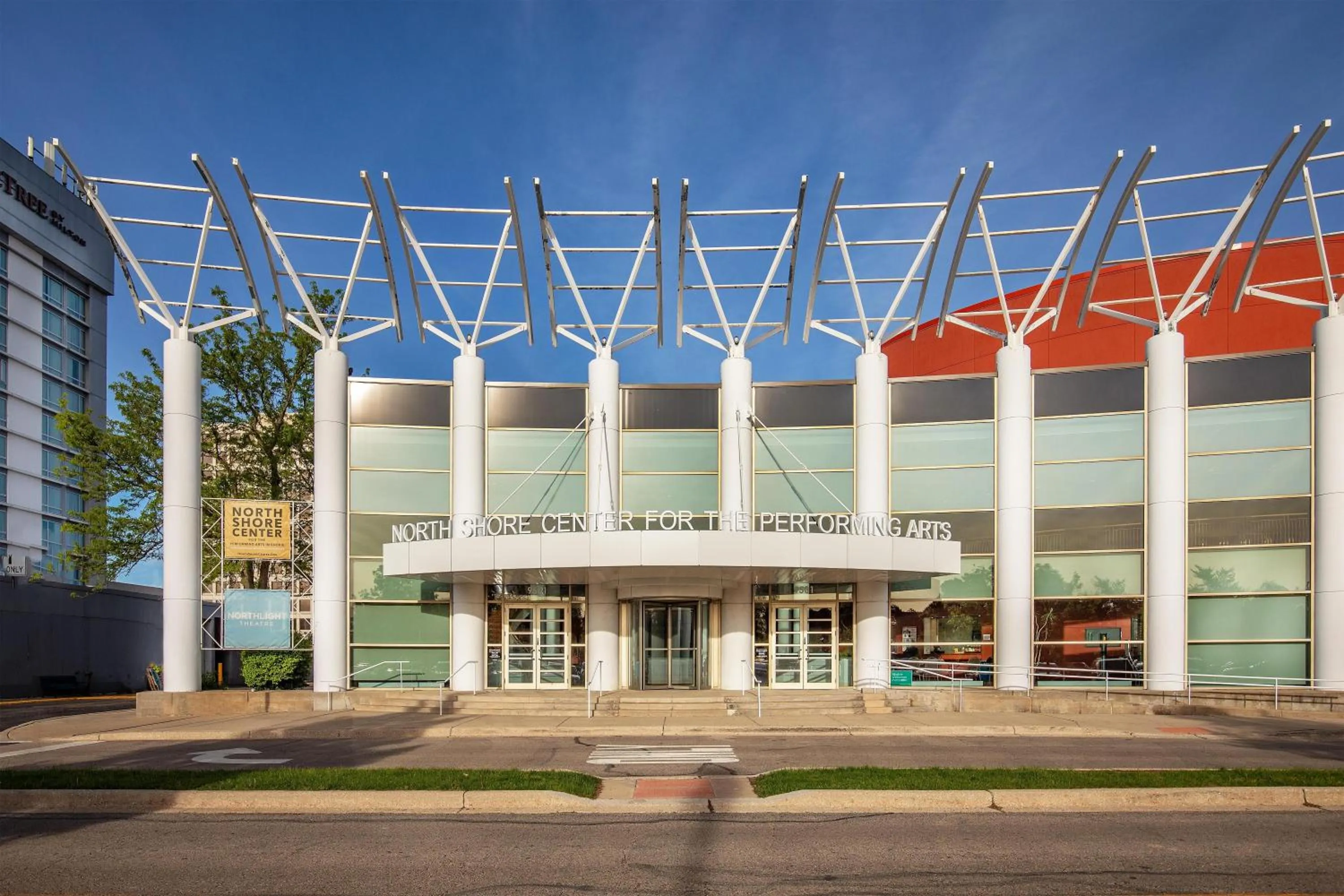 DoubleTree by Hilton Hotel and Conference Center Chicago North Shore