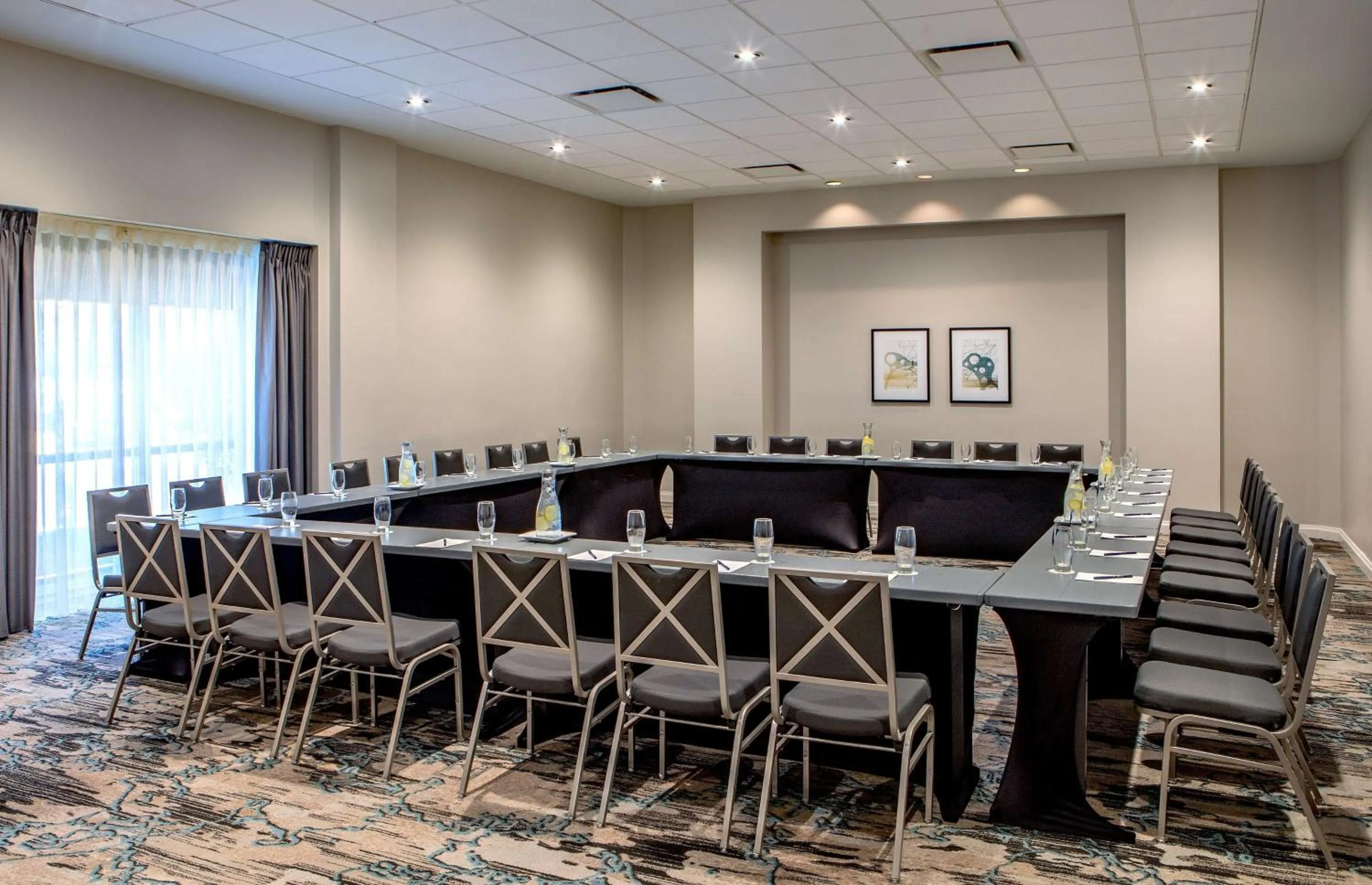 Meeting/conference room in DoubleTree by Hilton Hotel and Conference Center Chicago North Shore
