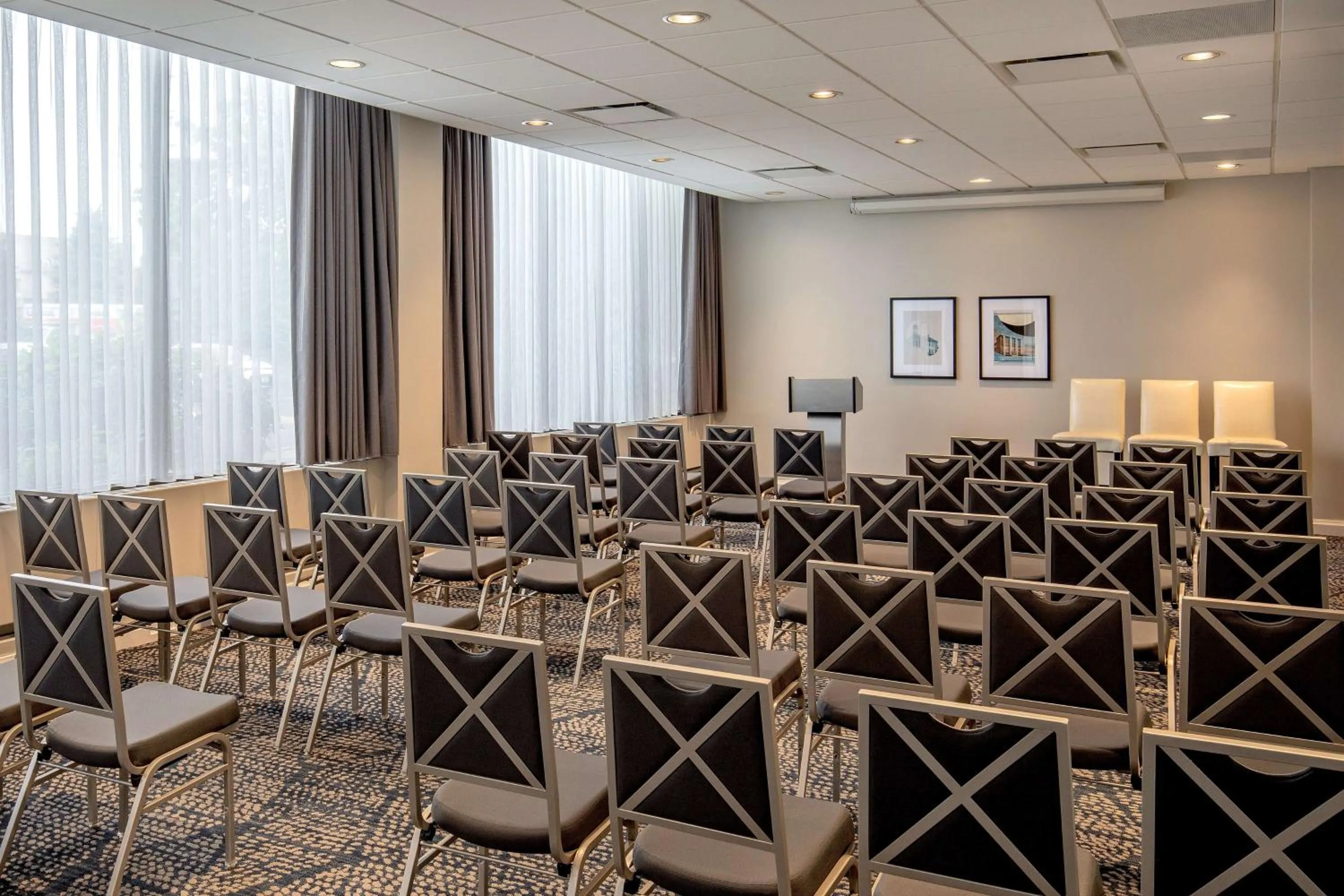 Meeting/conference room in DoubleTree by Hilton Hotel and Conference Center Chicago North Shore
