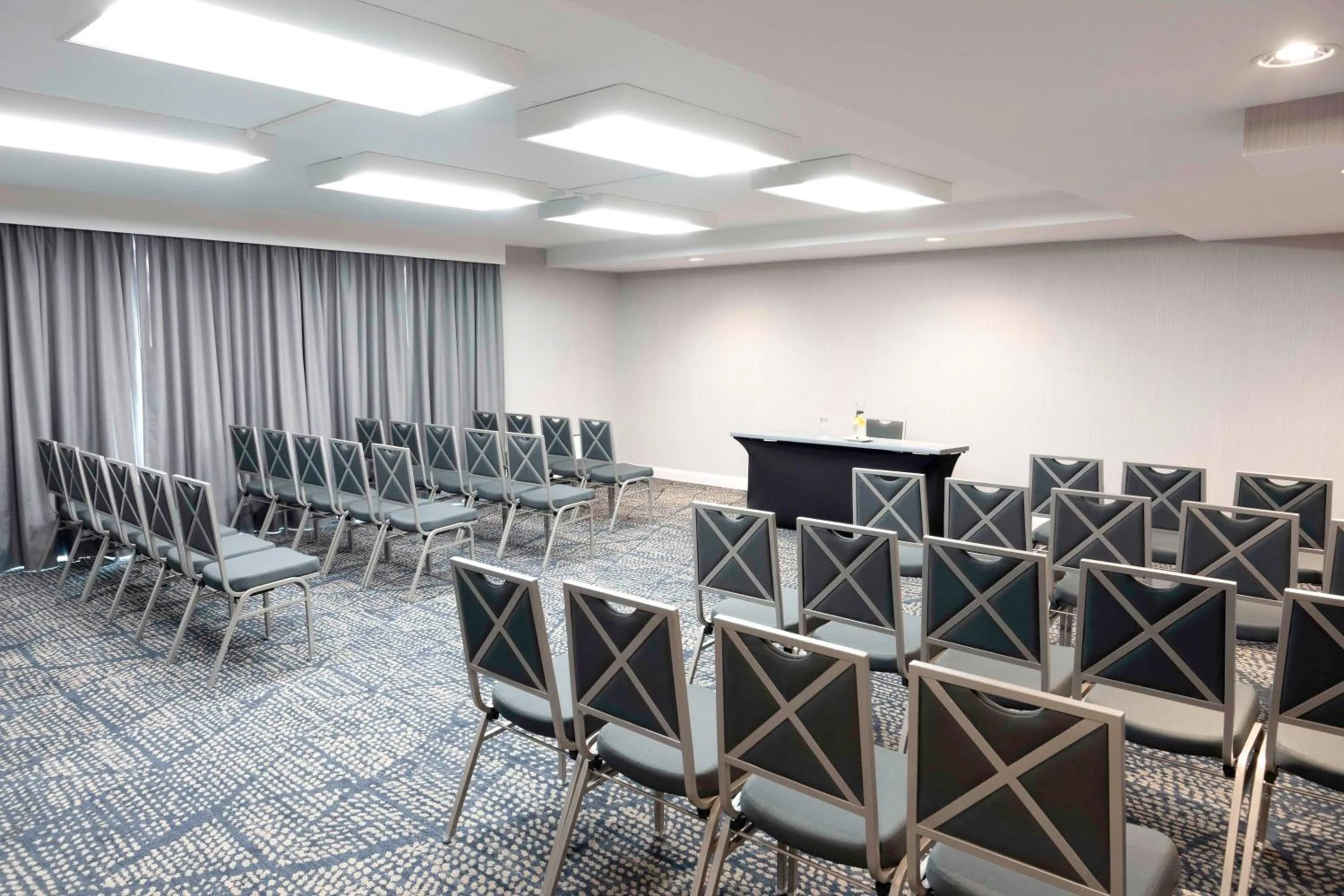 Meeting/conference room in DoubleTree by Hilton Hotel and Conference Center Chicago North Shore