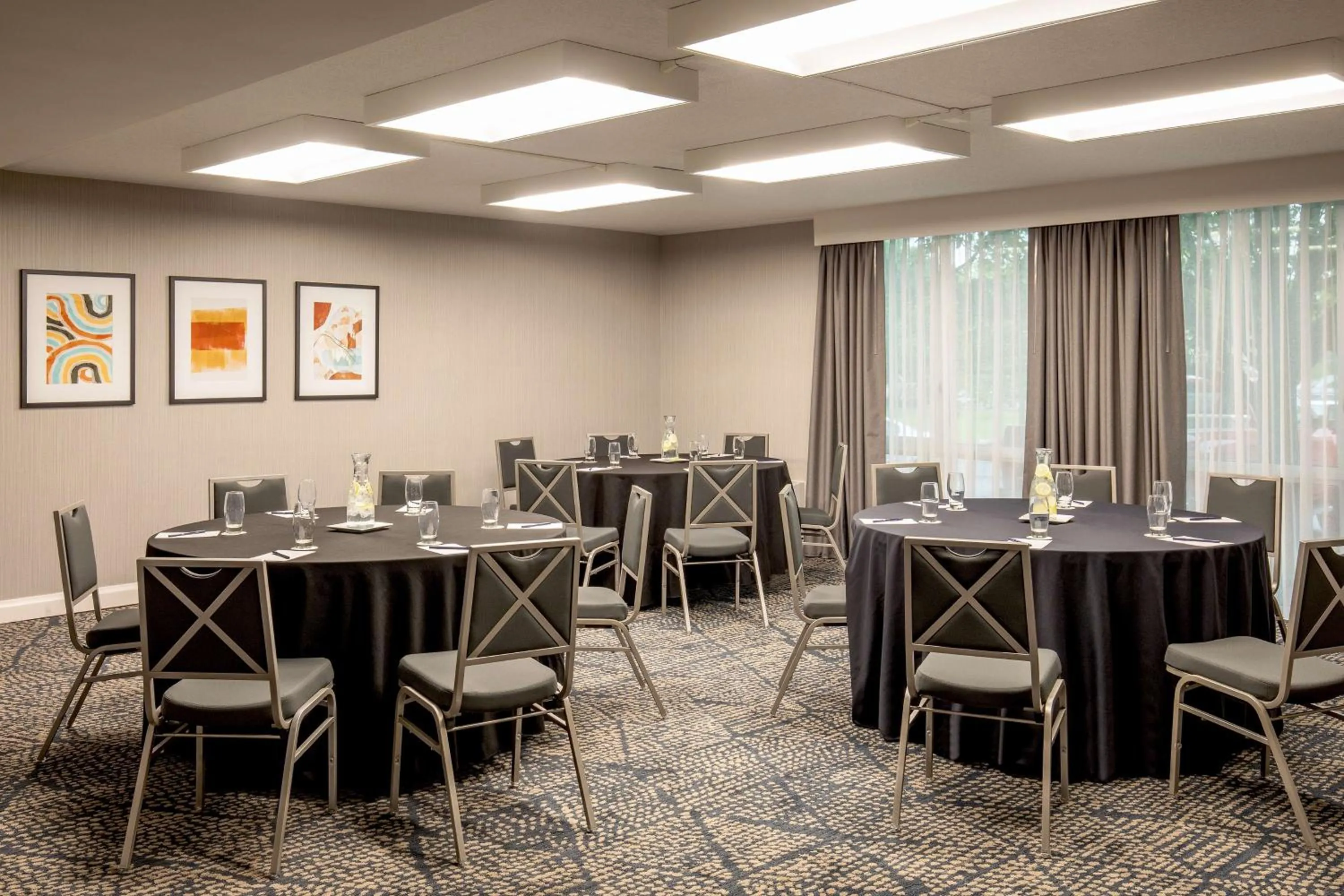 Meeting/conference room in DoubleTree by Hilton Hotel and Conference Center Chicago North Shore
