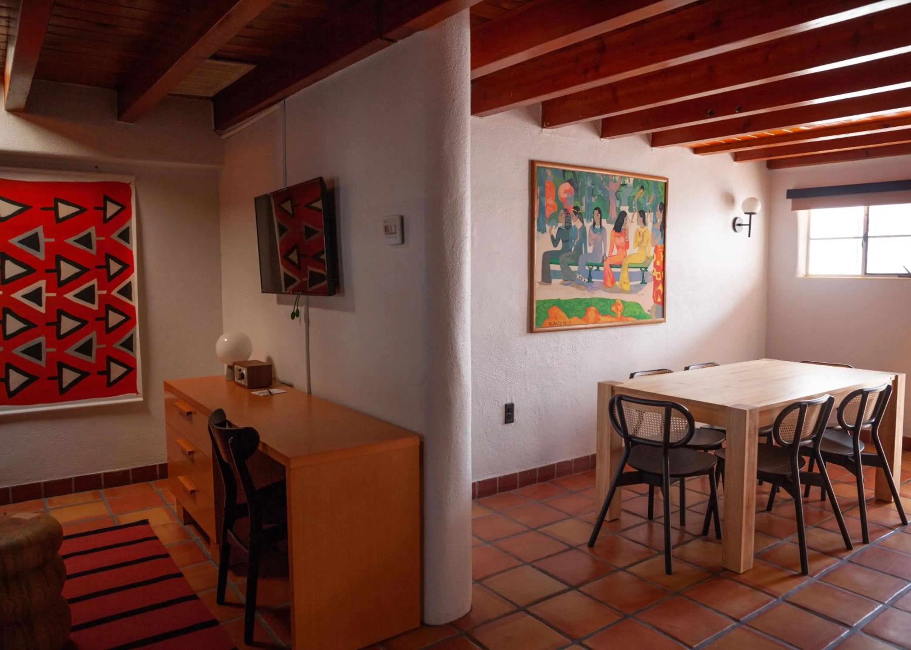 Living room in El Rey Court