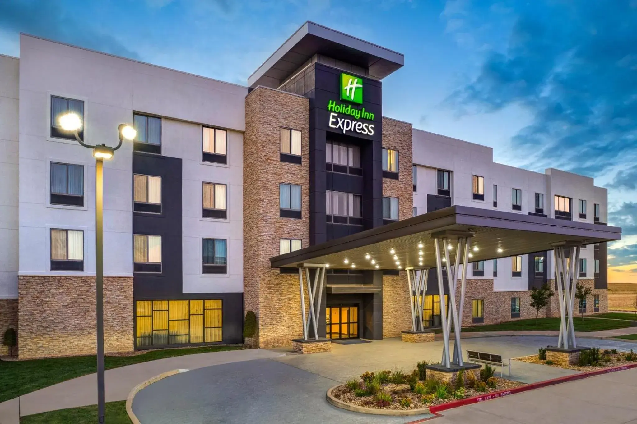 Property building in Holiday Inn Express & Suites Amarillo West by IHG Property building in Holiday Inn Express & Suites Amarillo West by IHG