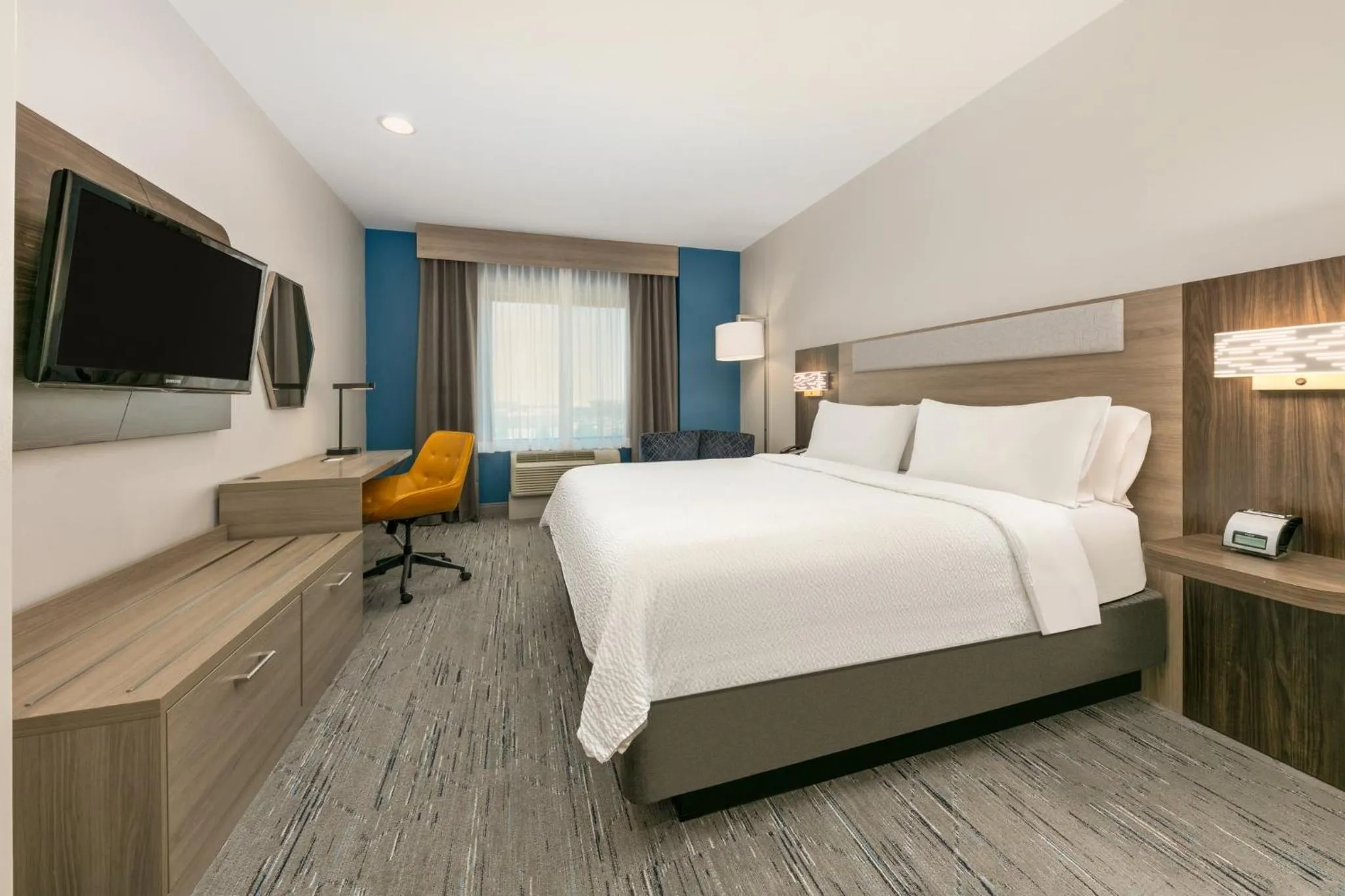 Photo of the whole room, Bed in Holiday Inn Express & Suites Amarillo West by IHG
