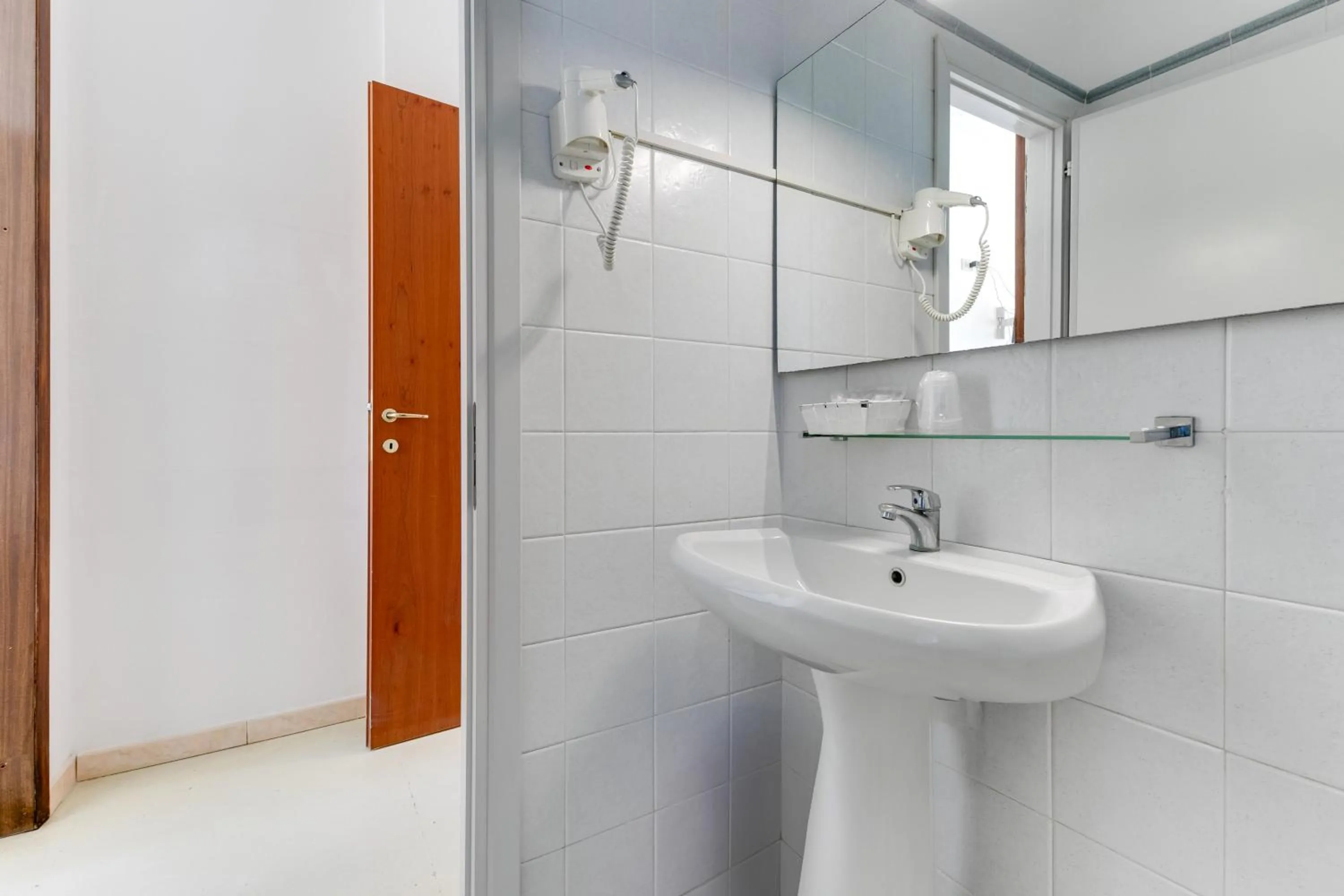 Bathroom in Hotel La Perla Rimini