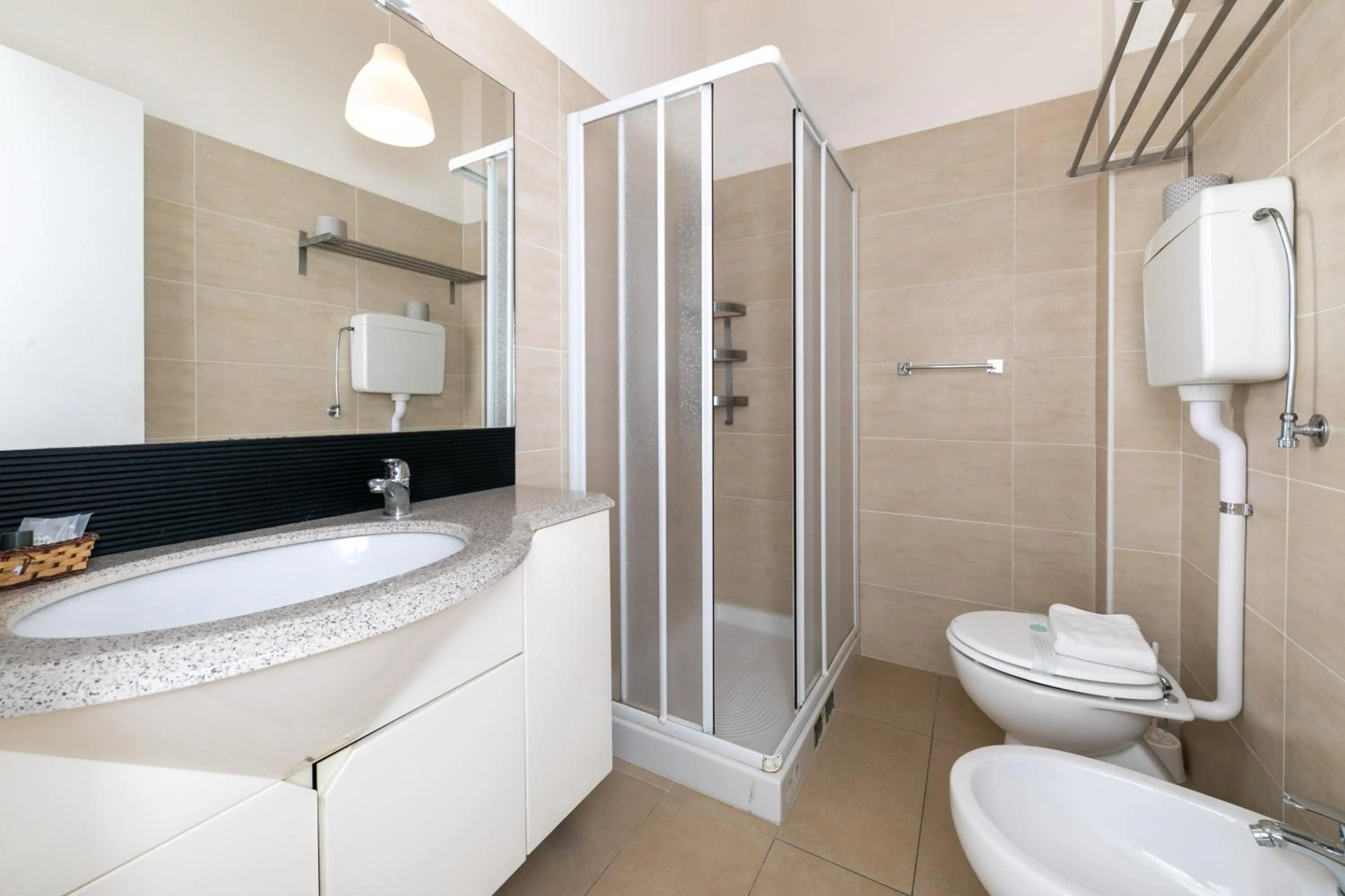 Bathroom in Hotel La Perla Rimini